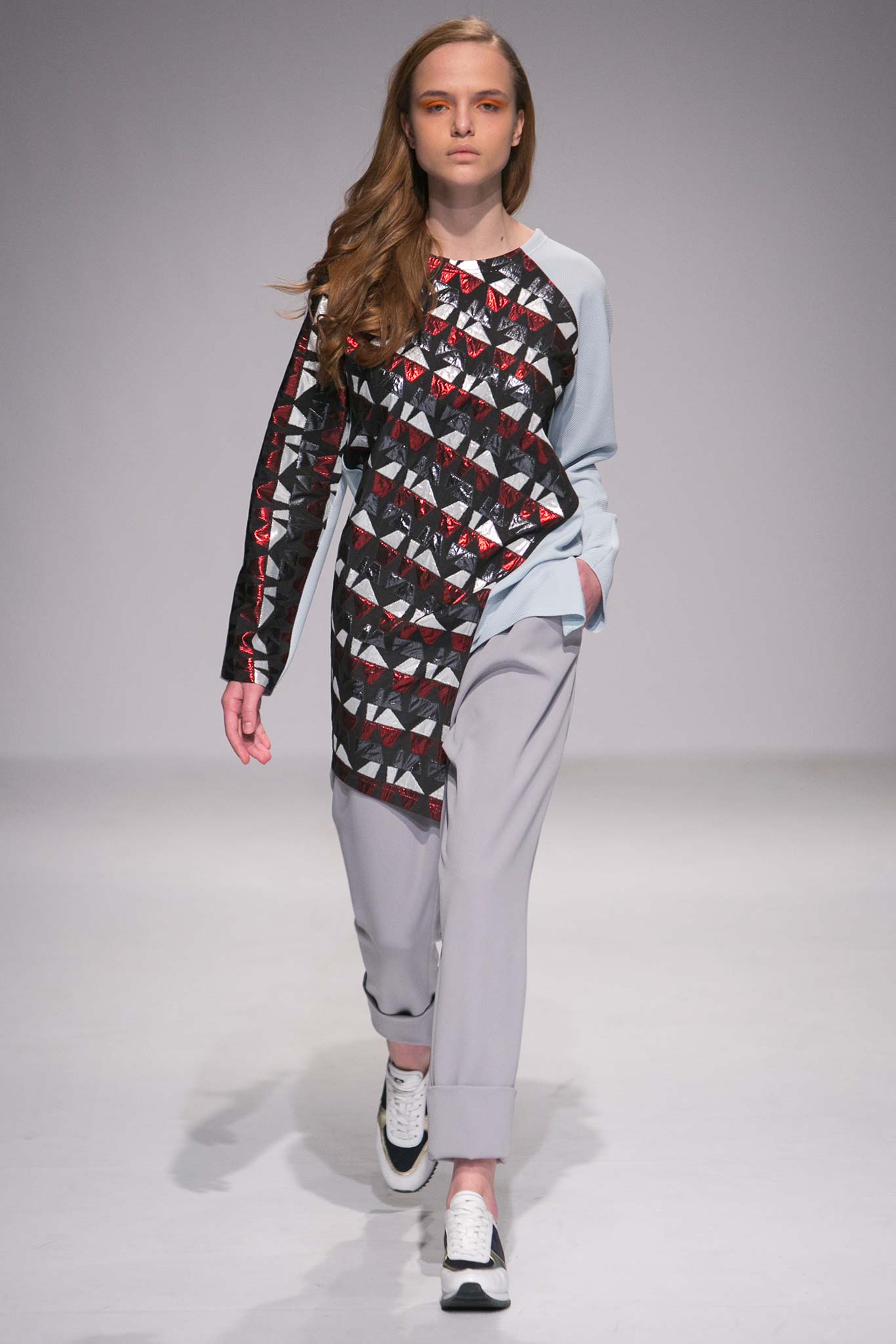 blue cotton long-sleeve collared relaxed printed top