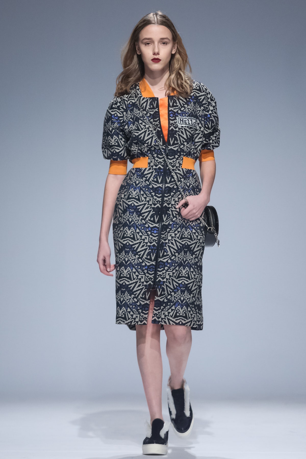 blue cotton short-sleeve collared fitted printed buttoned dress