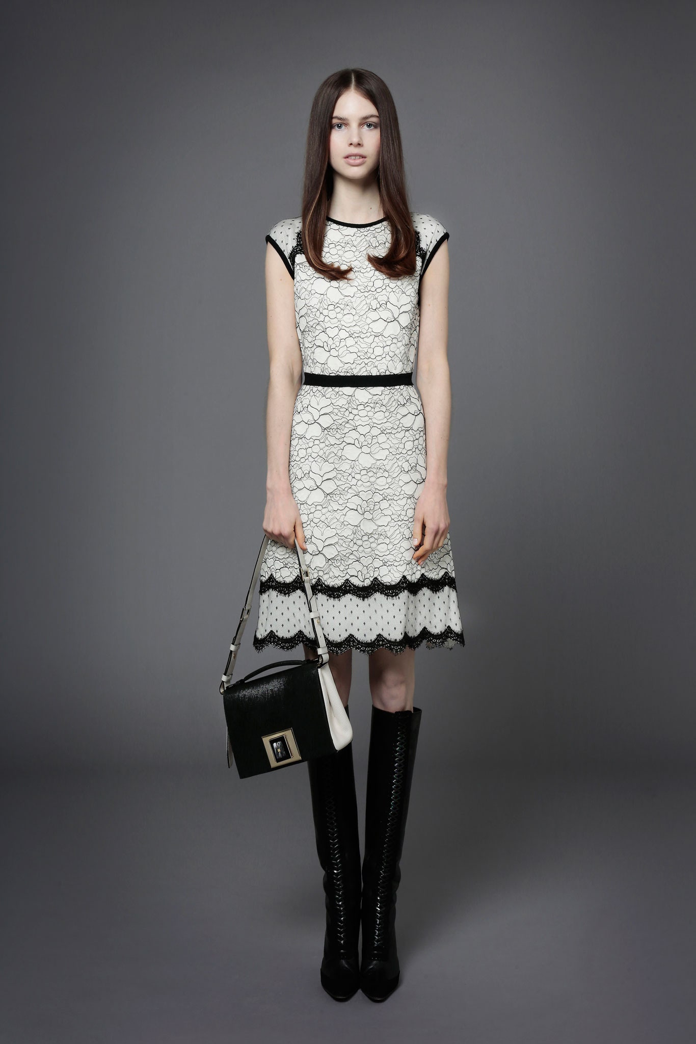 white lace short-sleeve scoop-neck fitted tiered embroidered dress