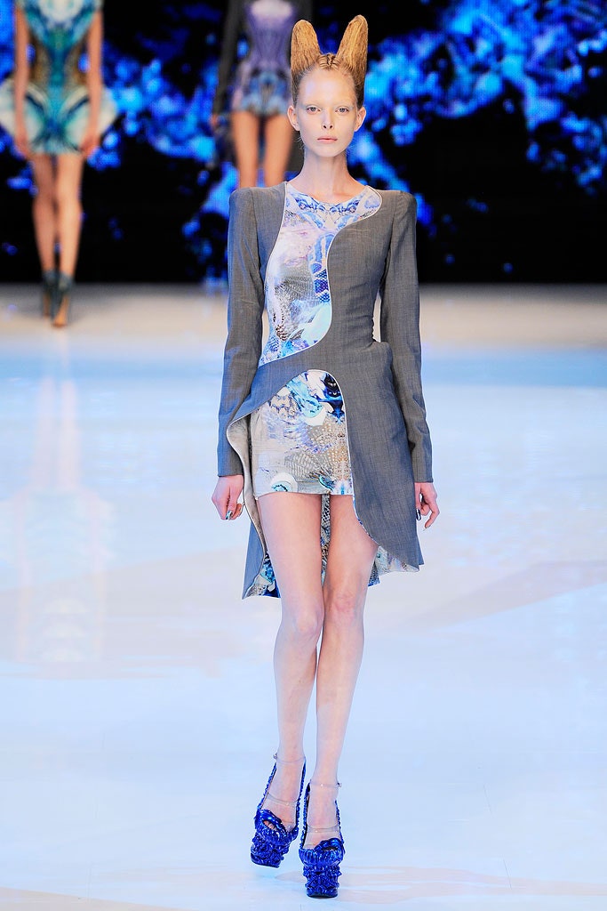 blue silk long-sleeve v-neck fitted layered printed dress