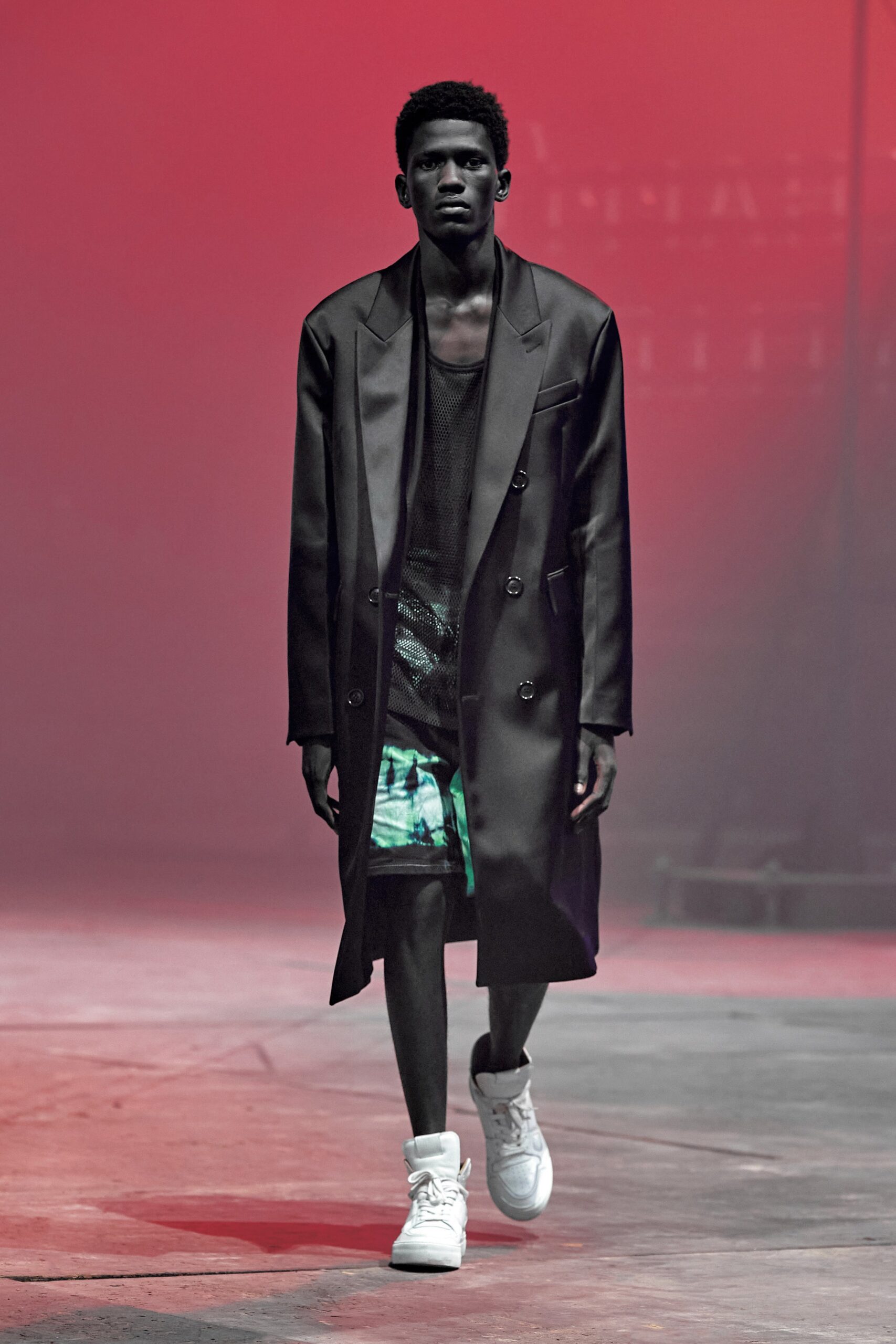 black wool long-sleeve collared oversized layered coat