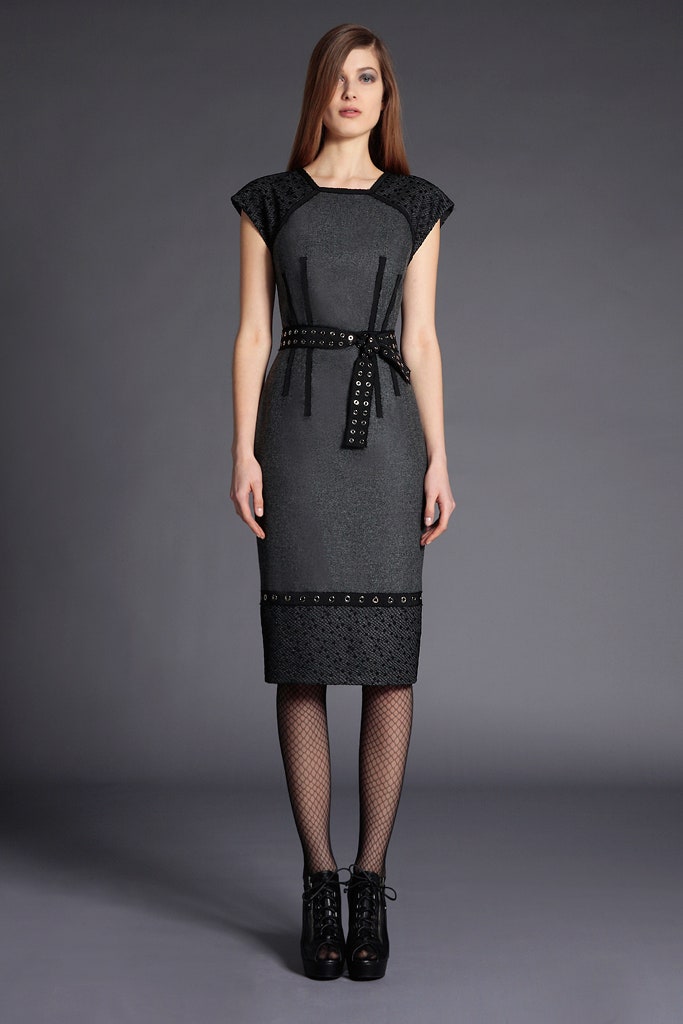 gray cotton short-sleeve v-neck fitted pencil belted dress