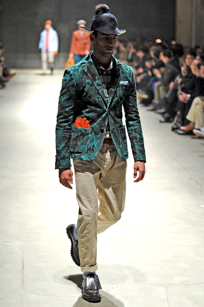 green cotton long-sleeve collared tailored printed blazer