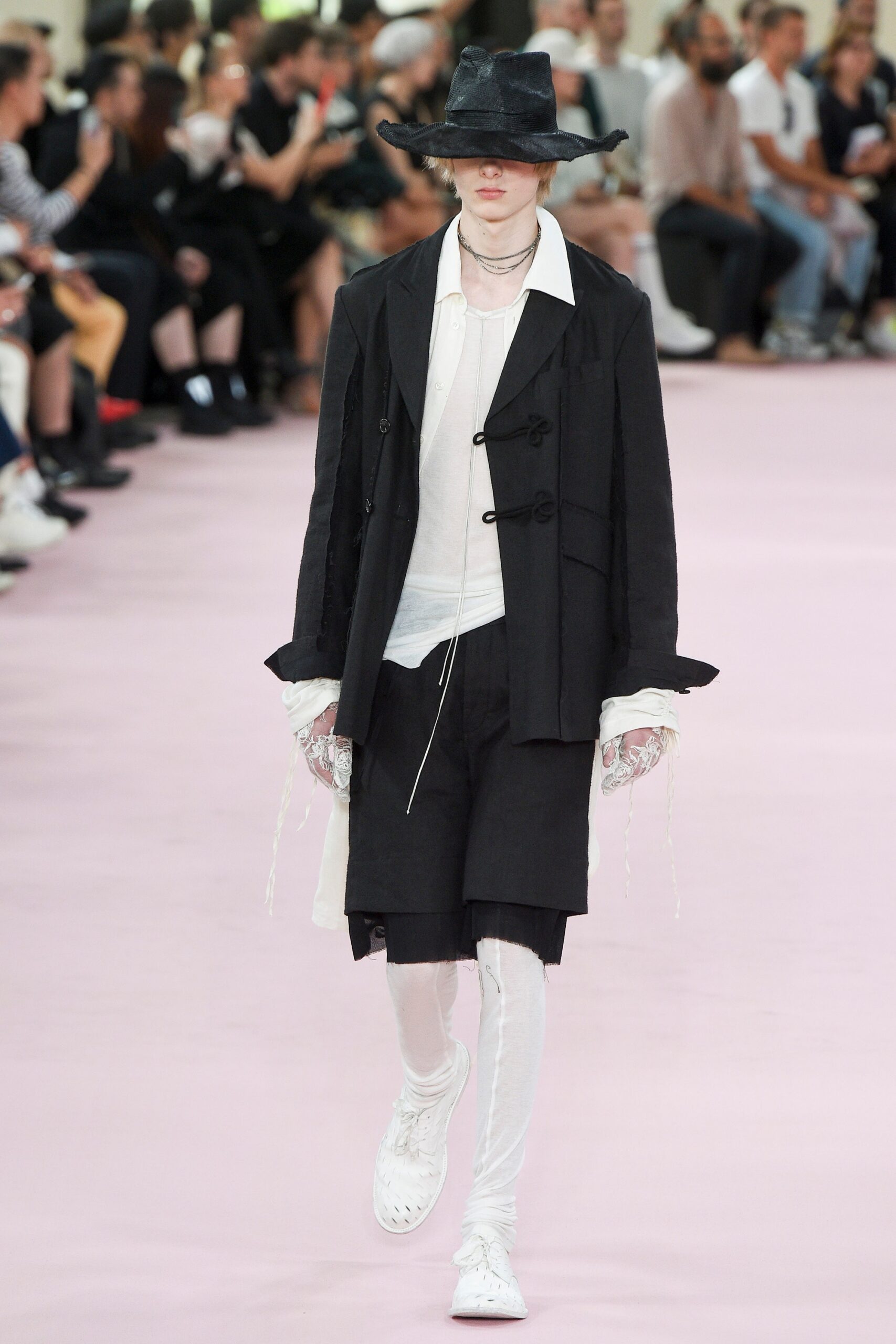 black cotton long-sleeve collared relaxed buttoned coat