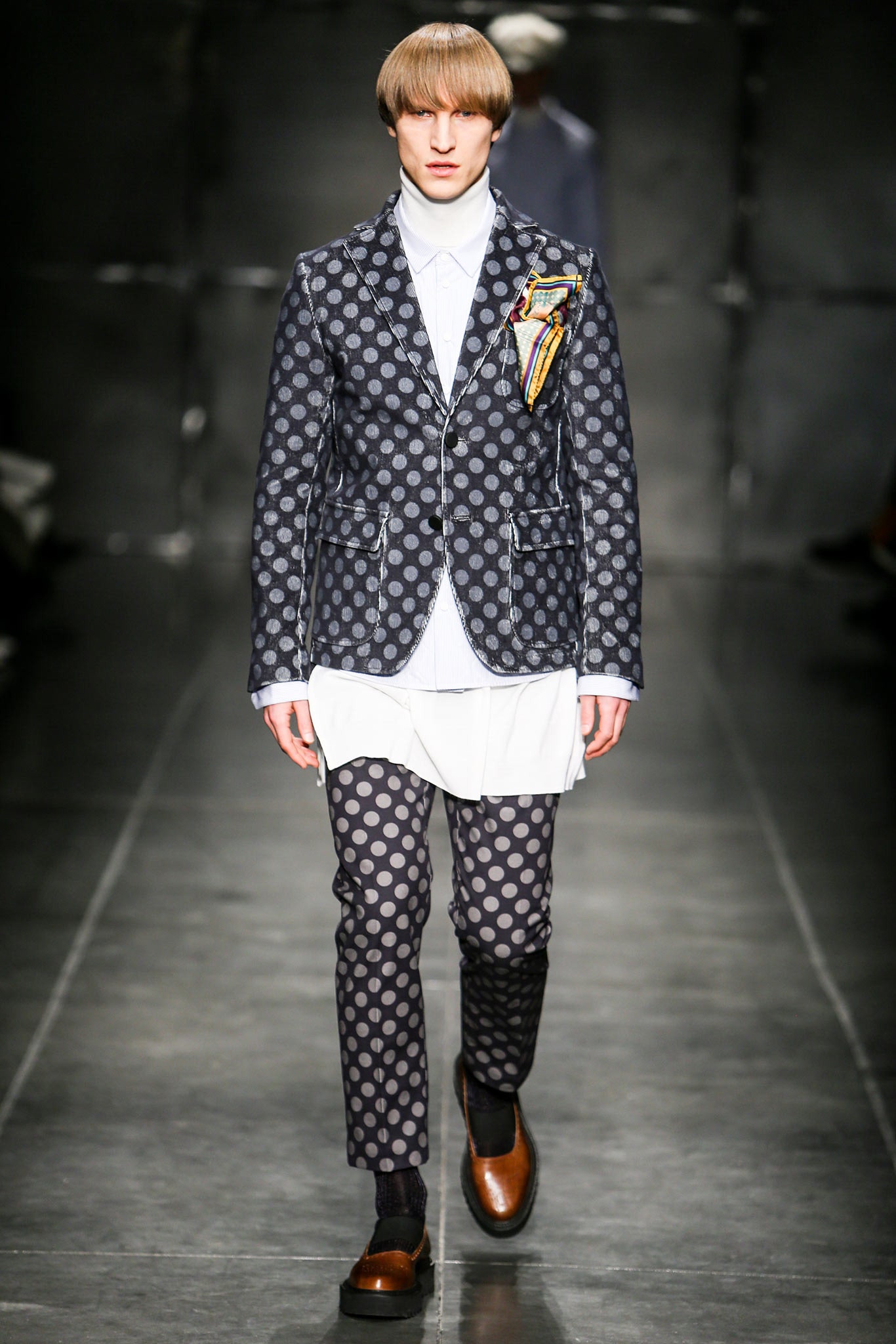 polka-dot blazer with shirt and pants