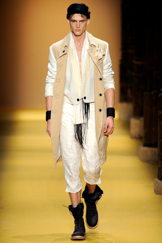 beige cotton long-sleeve collared relaxed buttoned coat