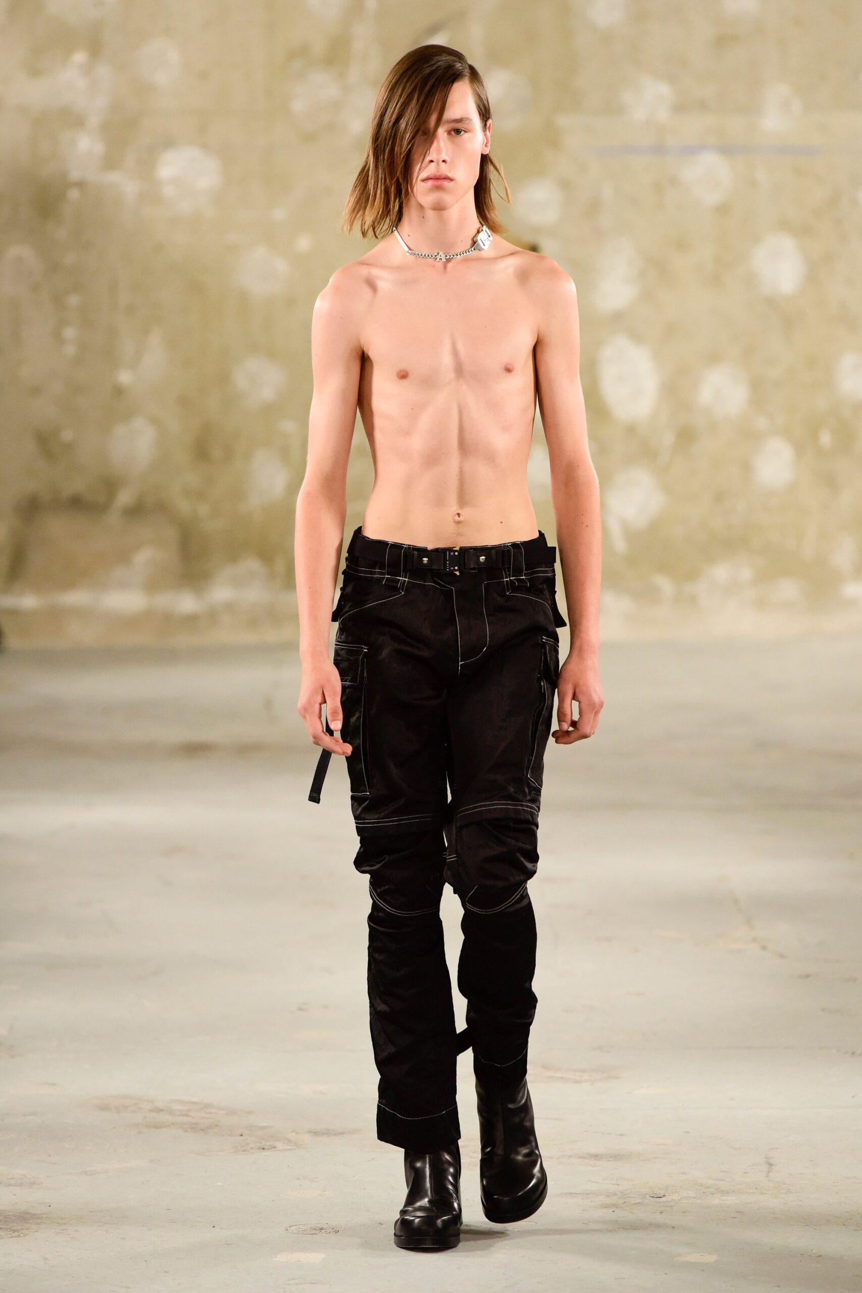 black denim long-sleeve fitted zippered pants