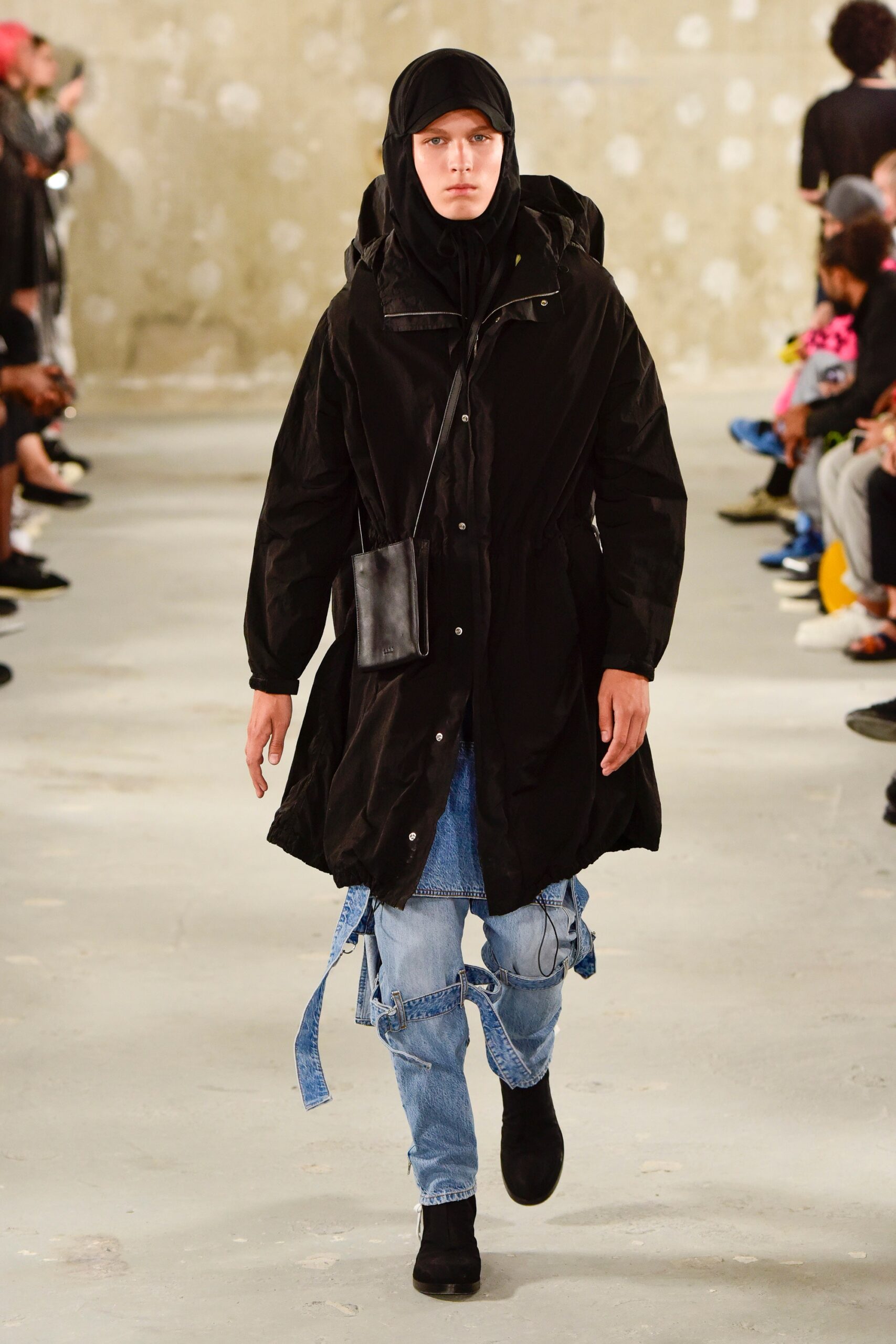 blue denim relaxed distressed pants