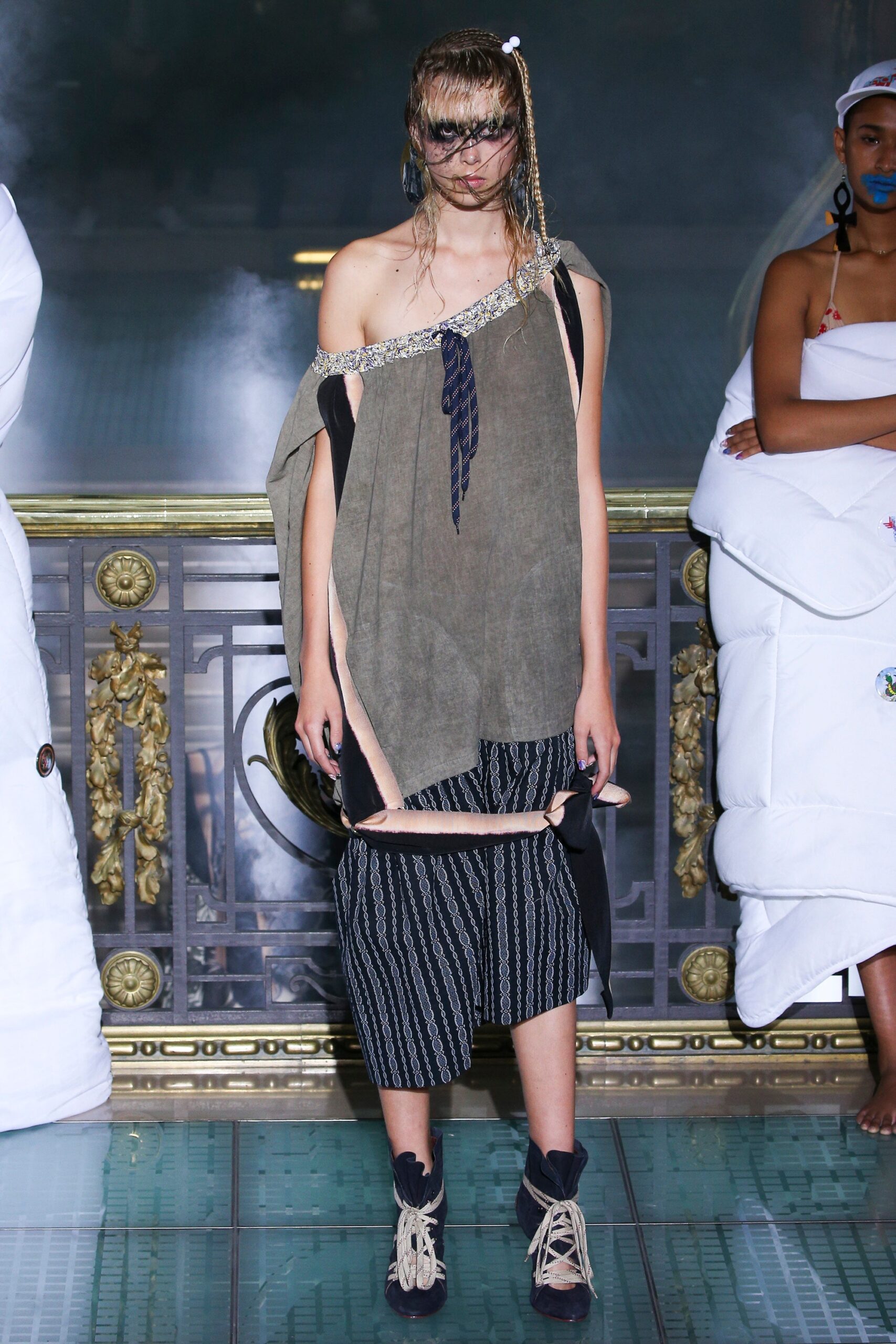 gray cotton sleeveless off-shoulder relaxed draped layered top