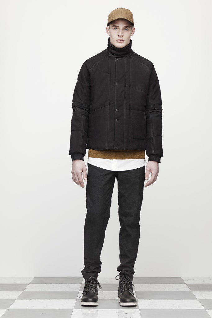 black leather long-sleeve collared fitted zippered jacket