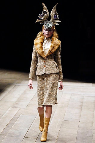 beige tweed long-sleeve collared tailored buttoned pockets blazer