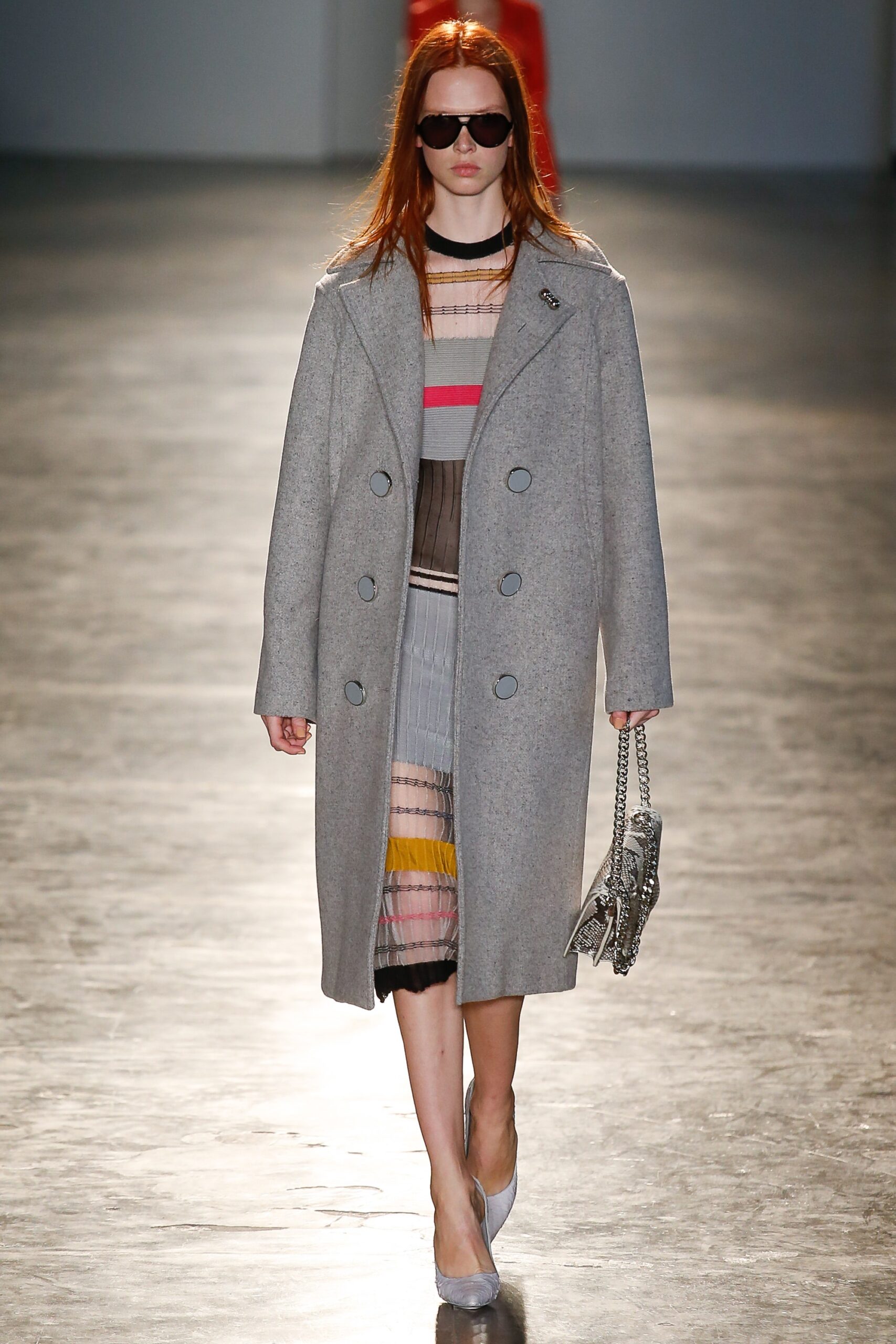 gray wool long-sleeve collared relaxed buttoned coat