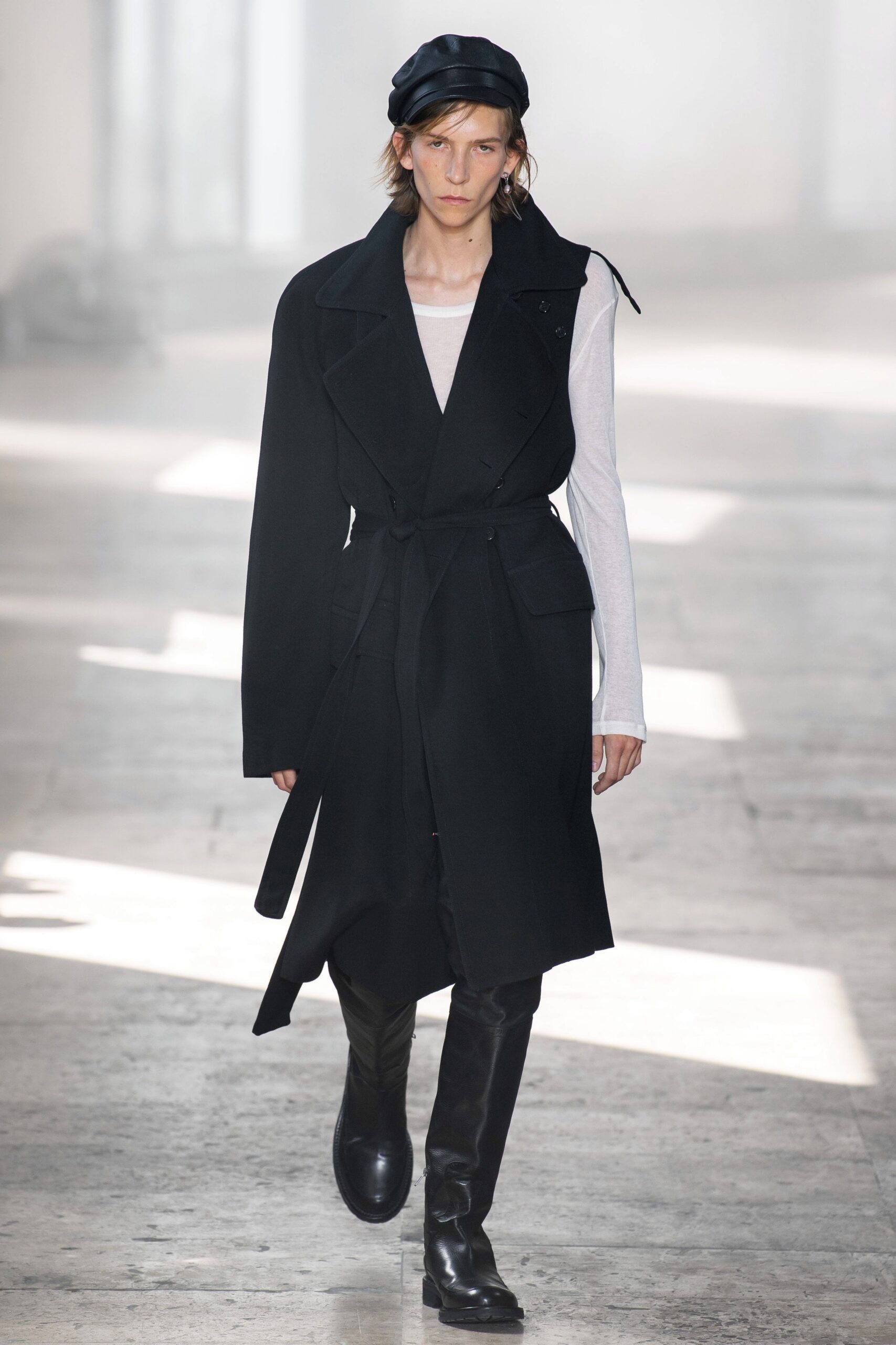black cotton long-sleeve collared fitted belted trench