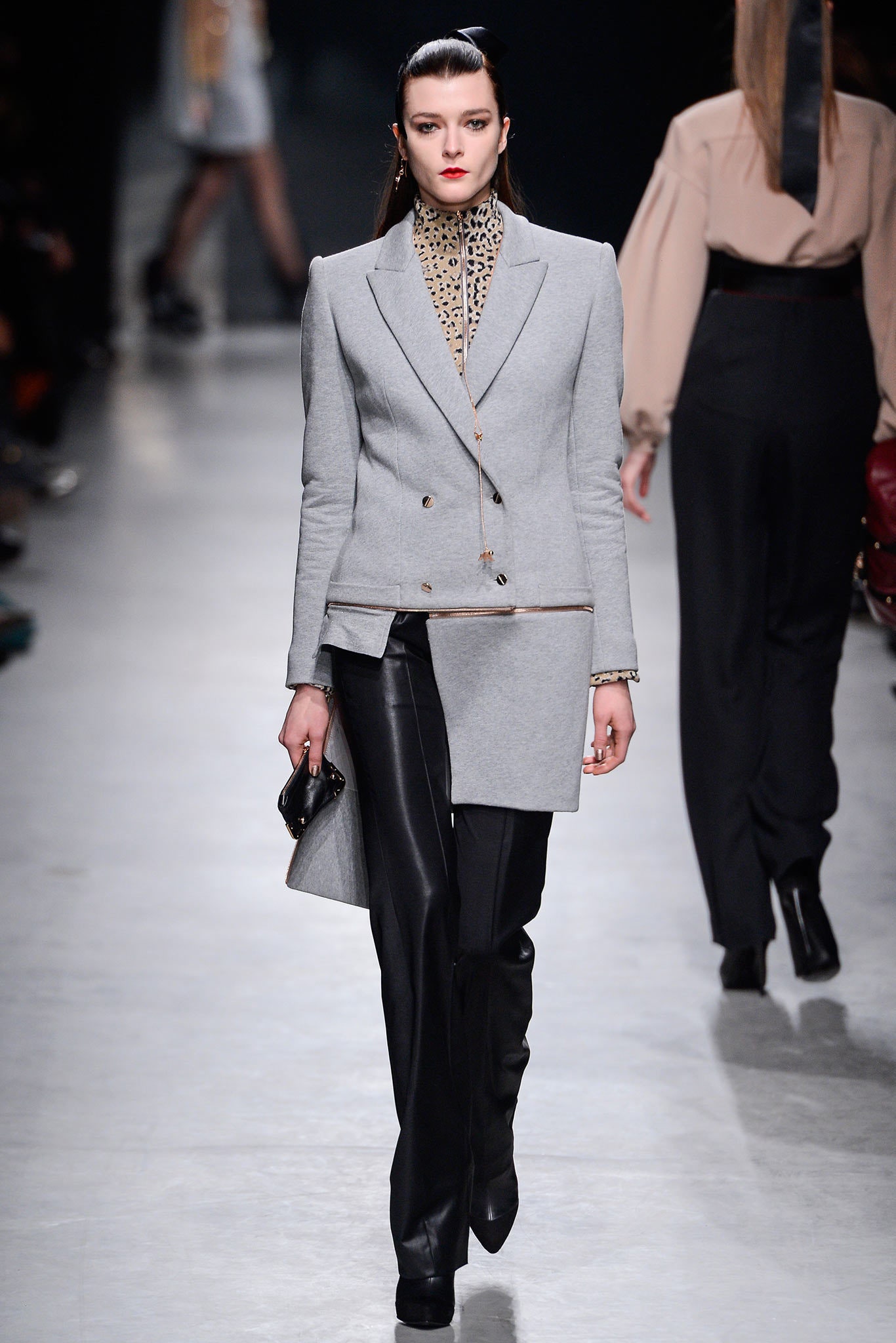 gray wool long-sleeve collared tailored buttoned blazer
