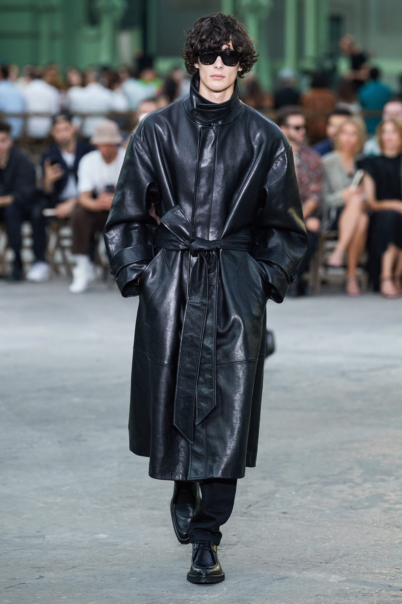 black leather long-sleeve collared fitted belted coat