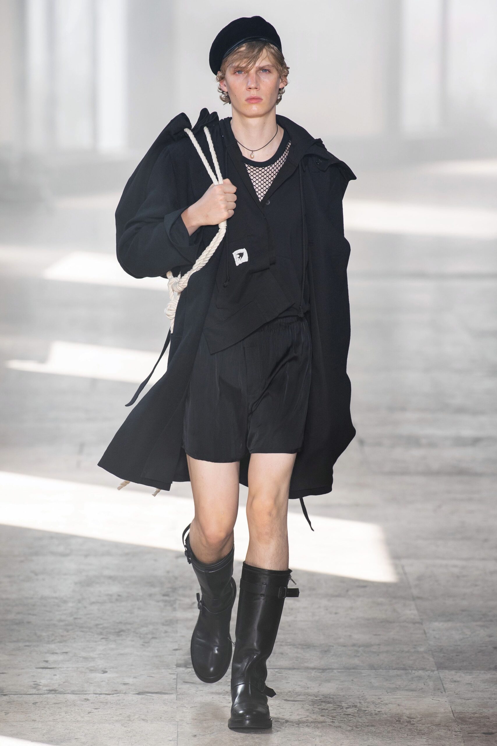 black cotton long-sleeve collared relaxed zippered coat