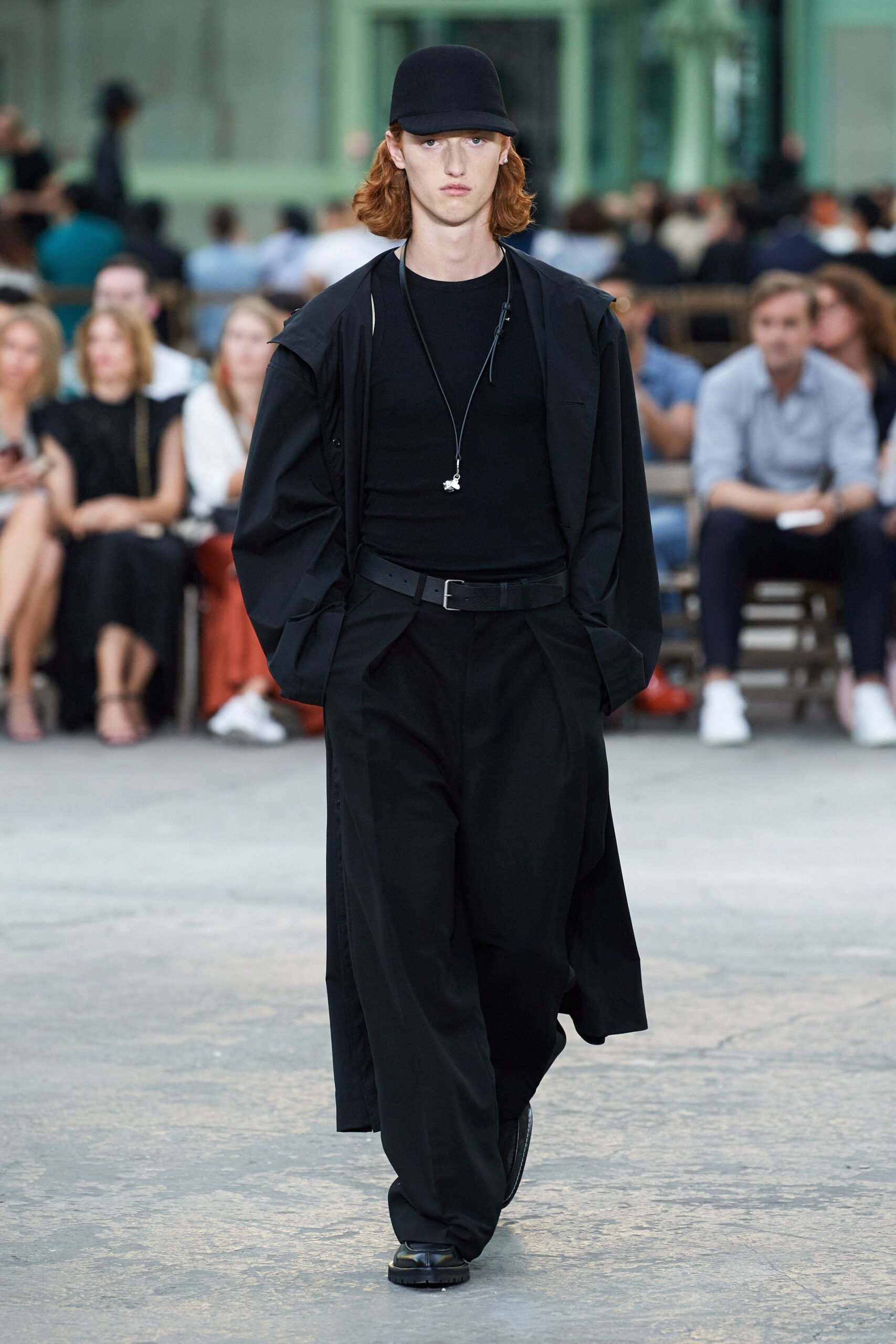 black cotton long-sleeve collared relaxed buttoned coat