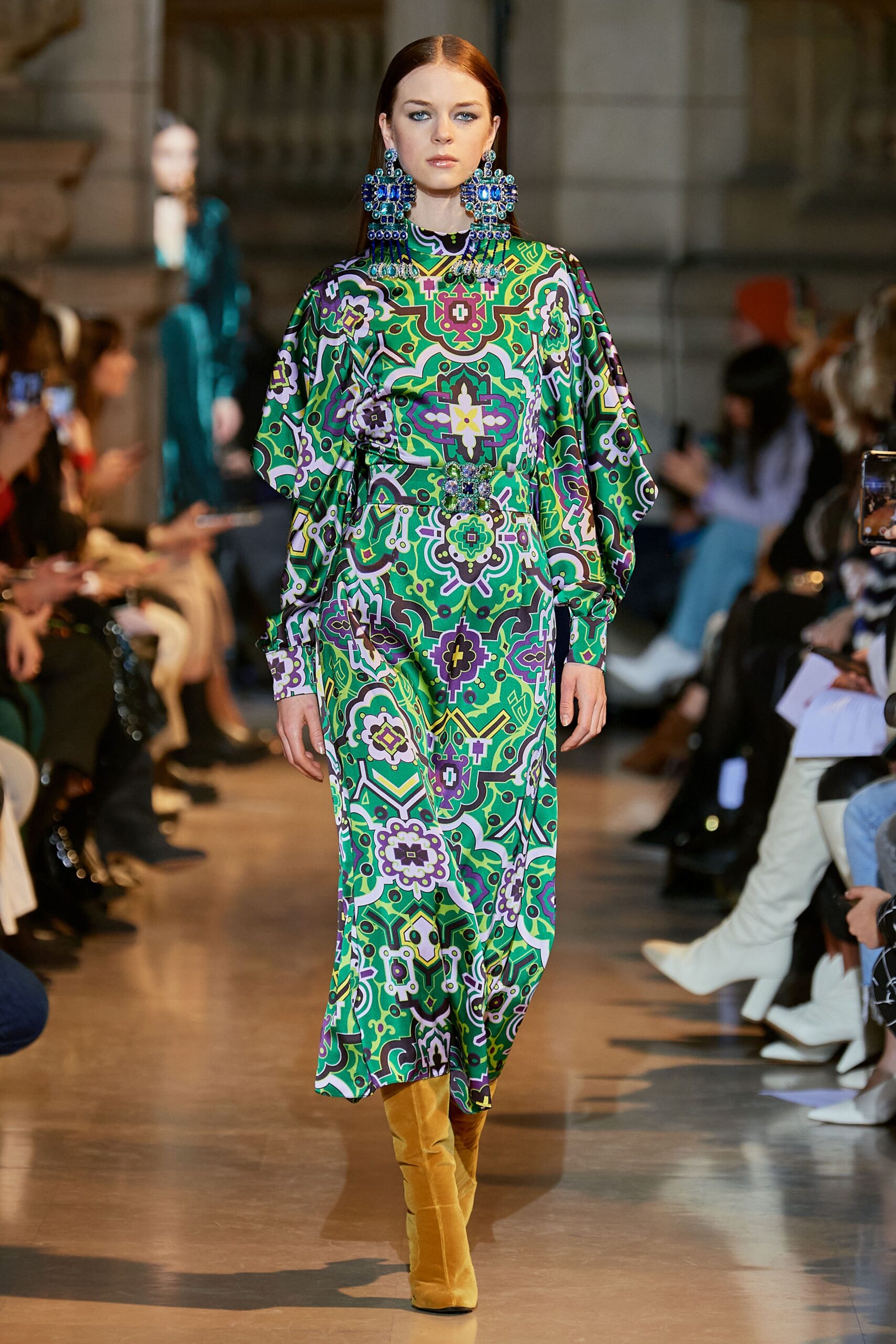 relaxed printed midi dress with yellow boots