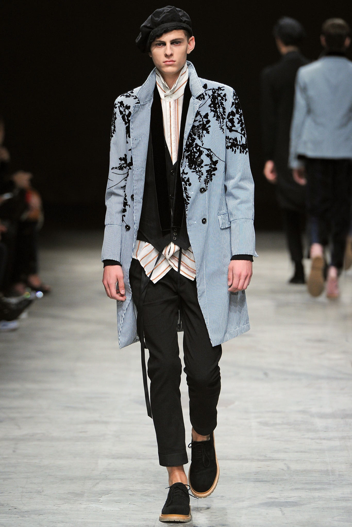 blue cotton long-sleeve collared fitted embroidered buttoned coat