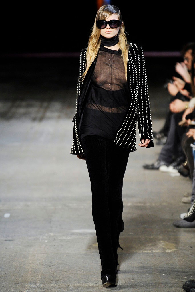 black fitted blazer and pants