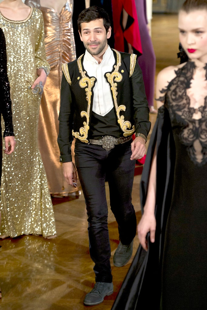 black fitted jacket and pants