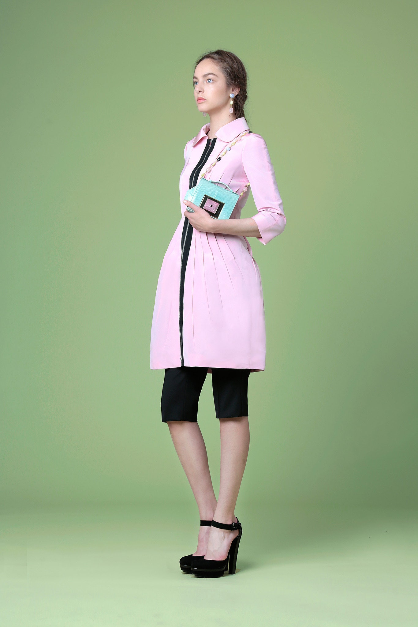 pink cotton long-sleeve collared fitted pleated short coat