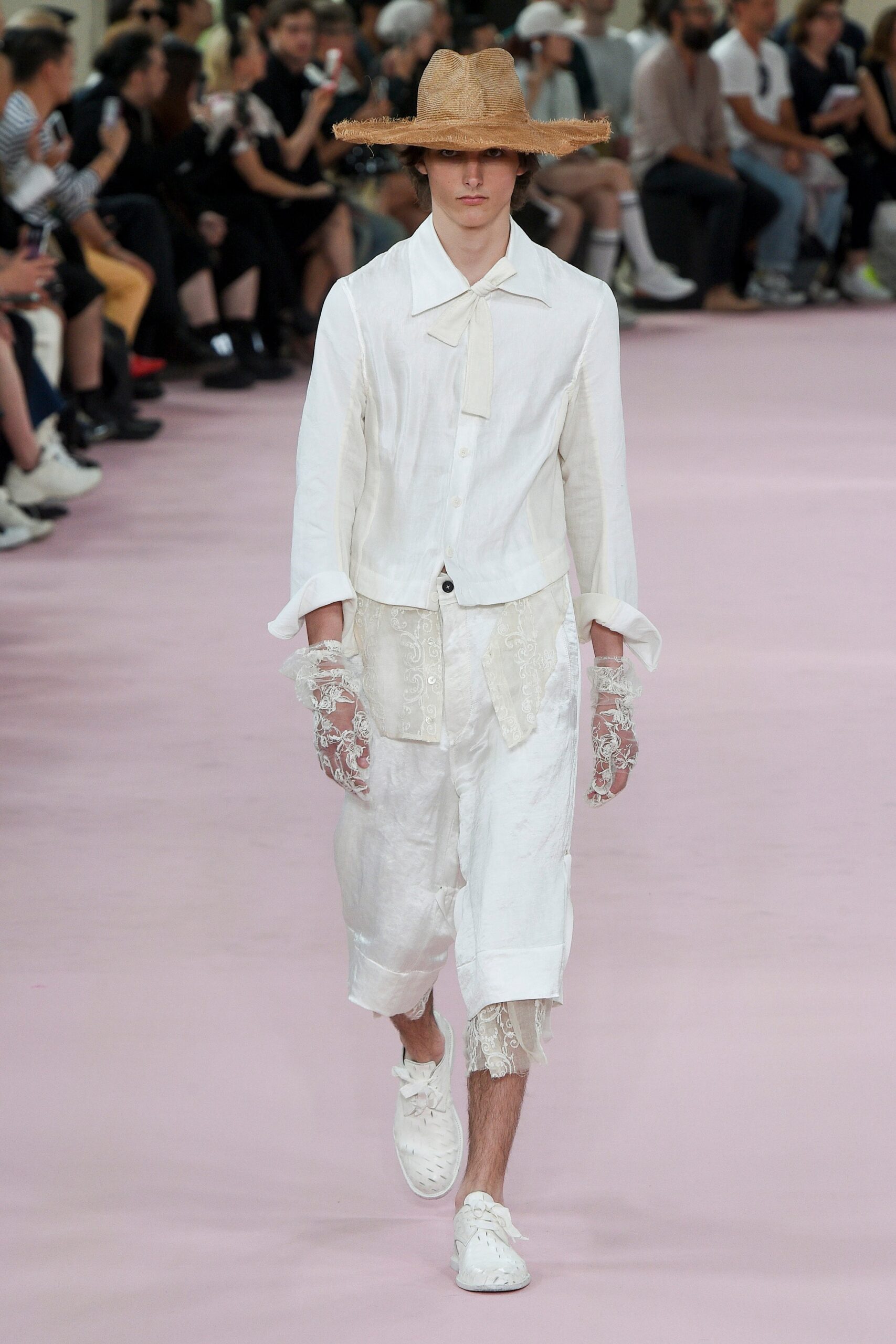 white lace gloves
