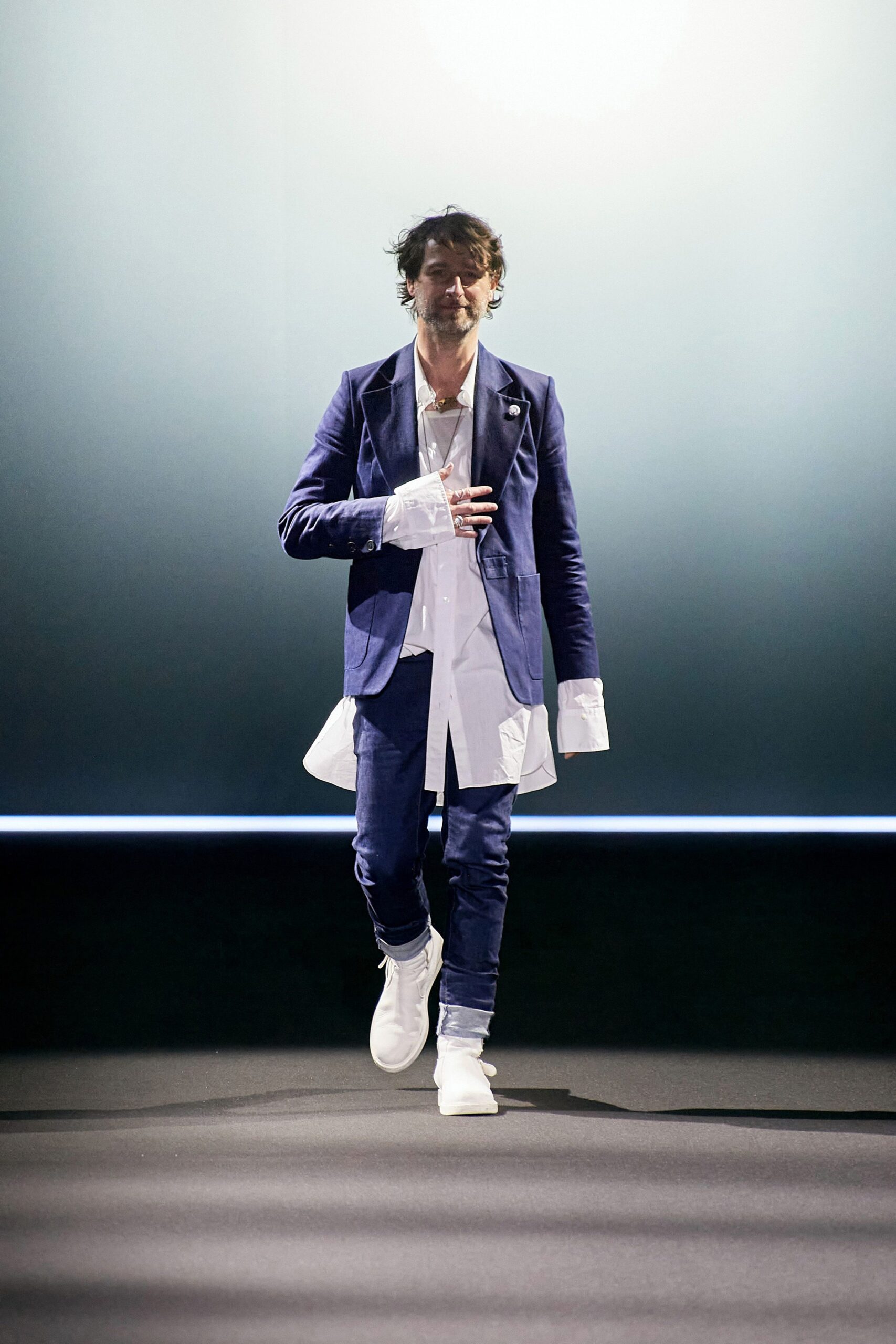 blue tailored blazer with white shirt