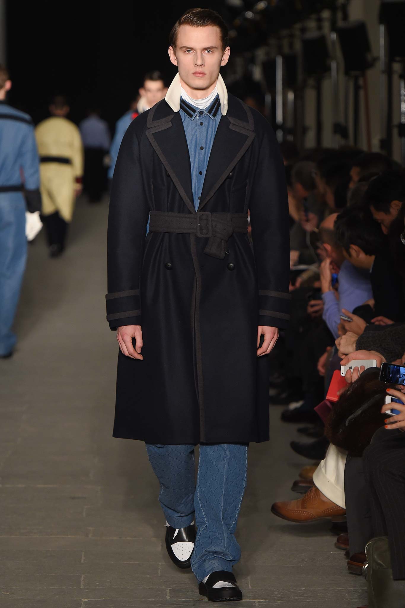black wool long-sleeve collared fitted belted coat