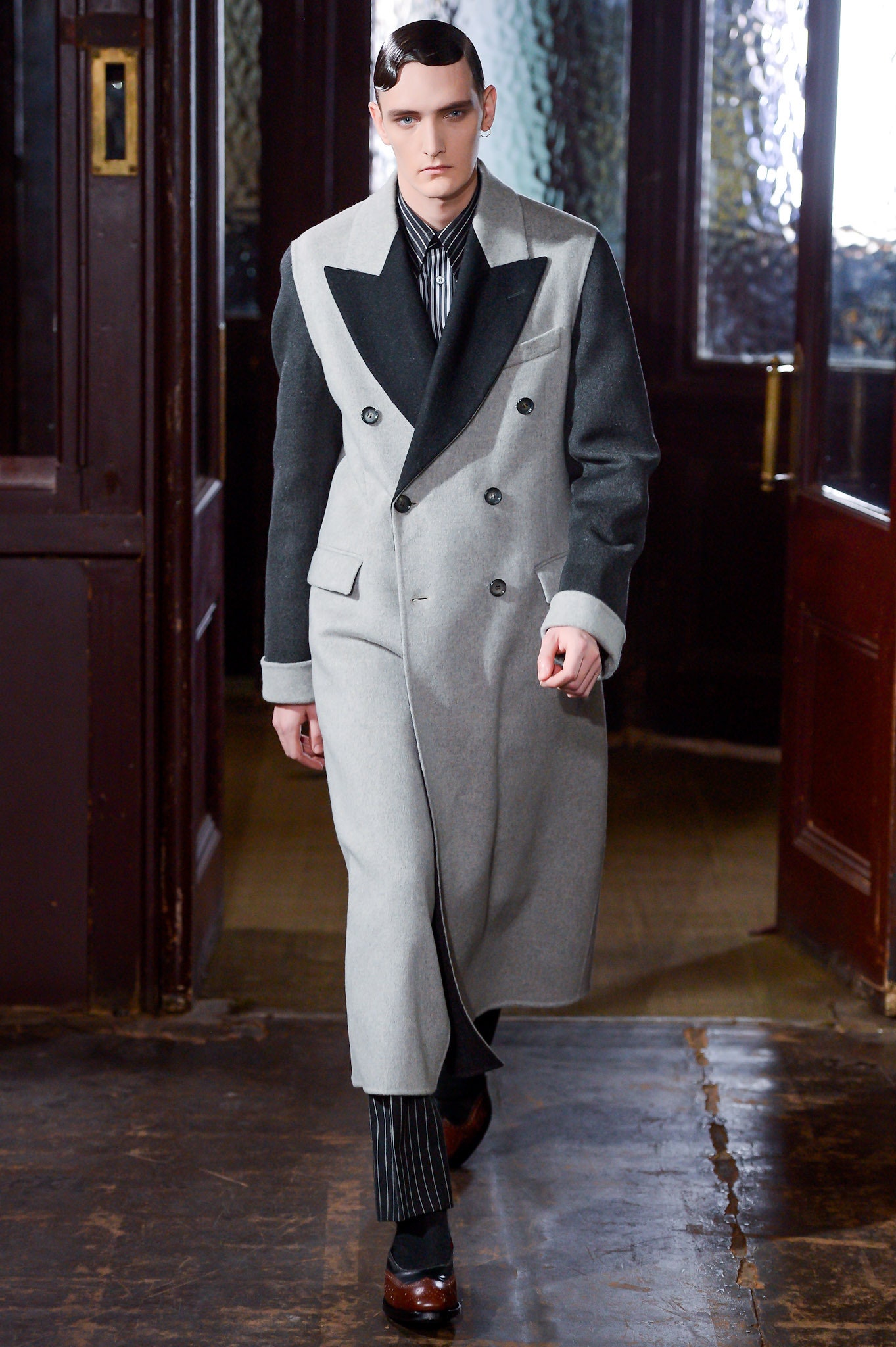 gray wool long-sleeve collared tailored layered coat