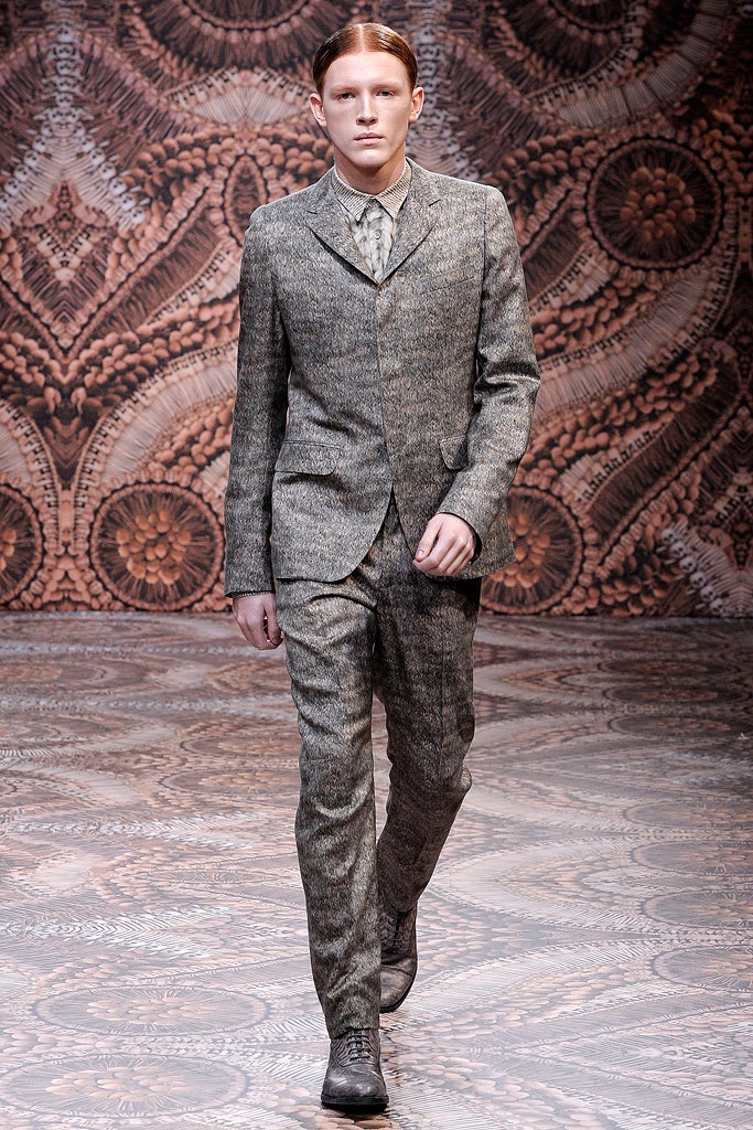 gray wool long-sleeve collared tailored buttoned suit