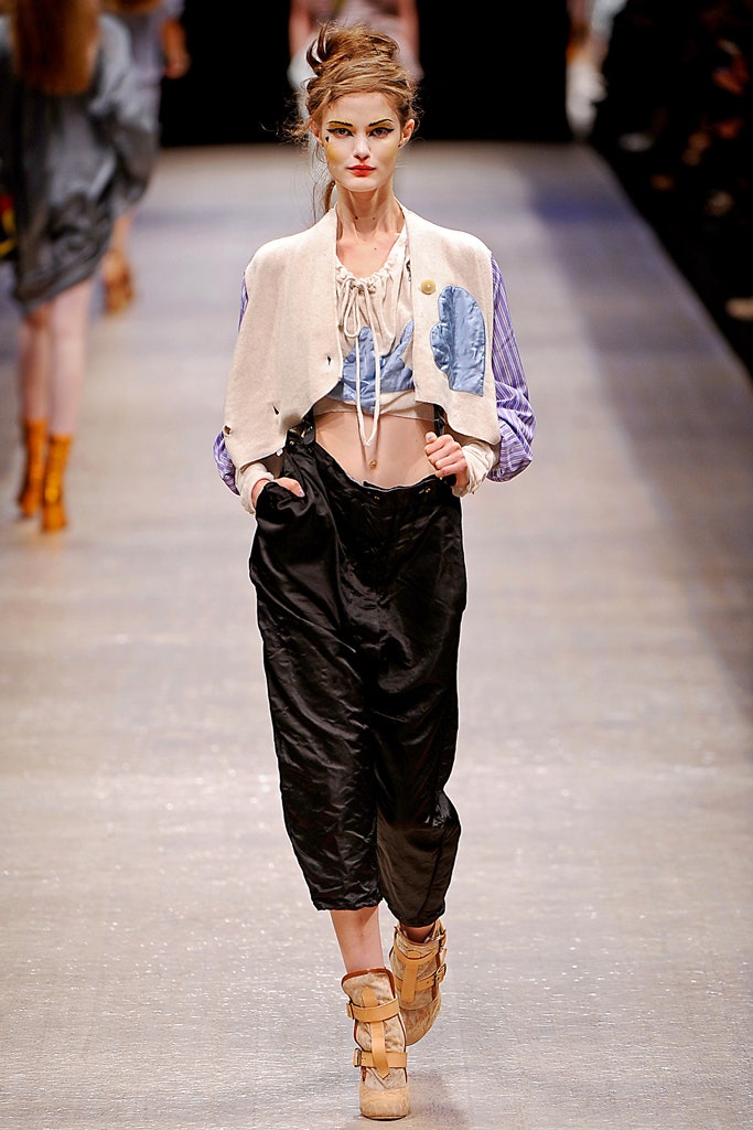 beige silk long-sleeve collared fitted embroidered jacket