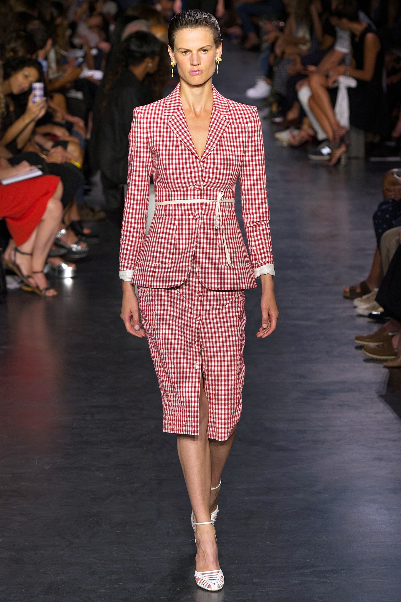 red long-sleeve collared fitted checked buttoned suit
