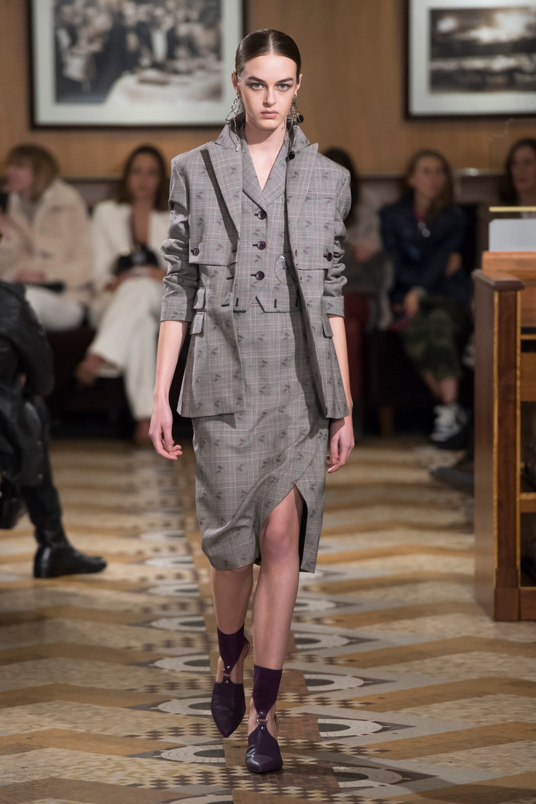 gray tailored suit with slit