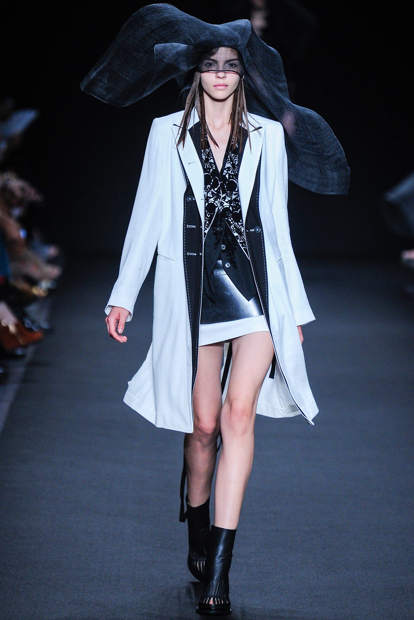 white cotton long-sleeve collared relaxed buttoned coat