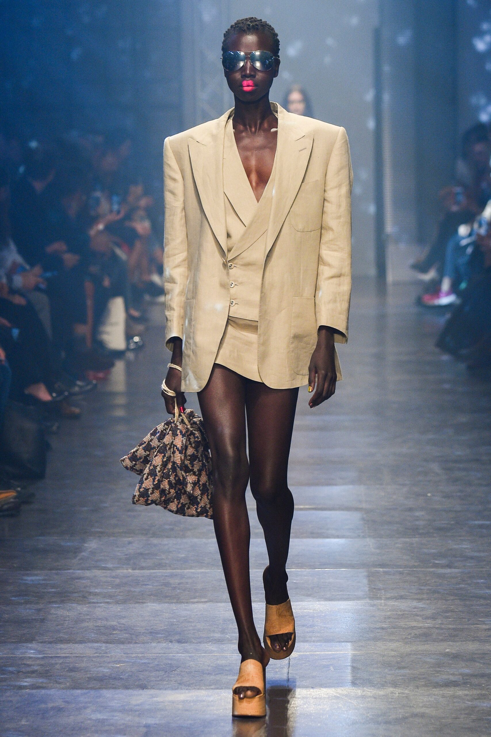 beige linen long-sleeve v-neck tailored buttoned short suit