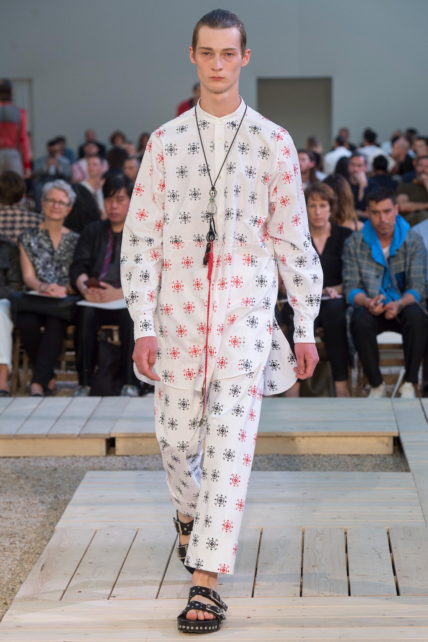 white long-sleeve collared relaxed printed shirt