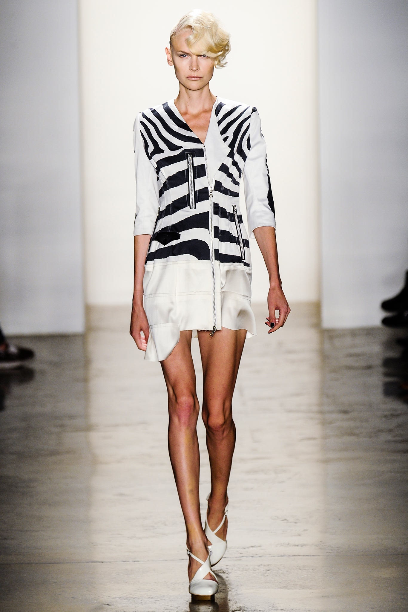 white cotton long-sleeve collared fitted printed jacket