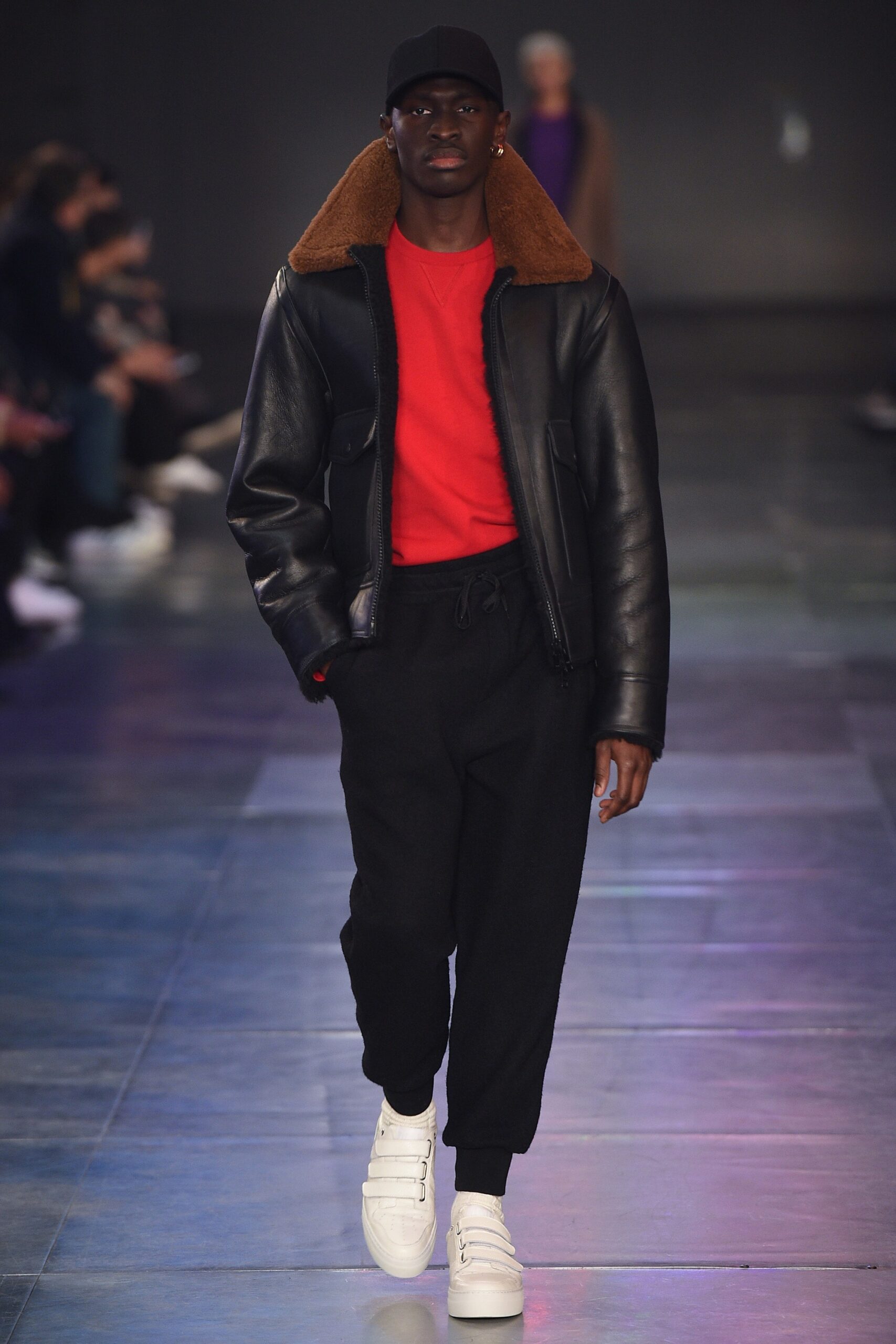 black leather long-sleeve collared fitted zippered jacket
