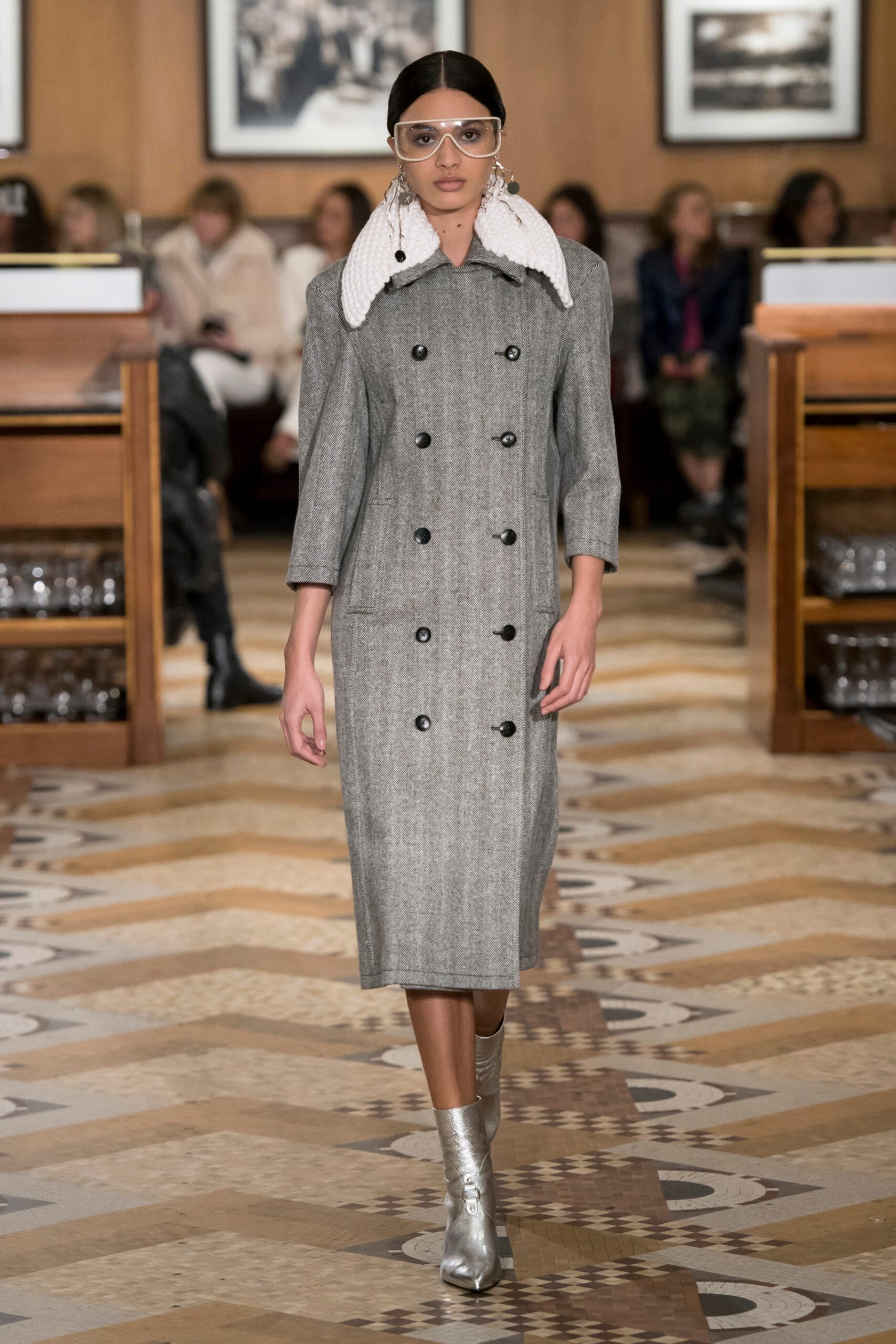 gray wool long-sleeve collared fitted pencil midi coat