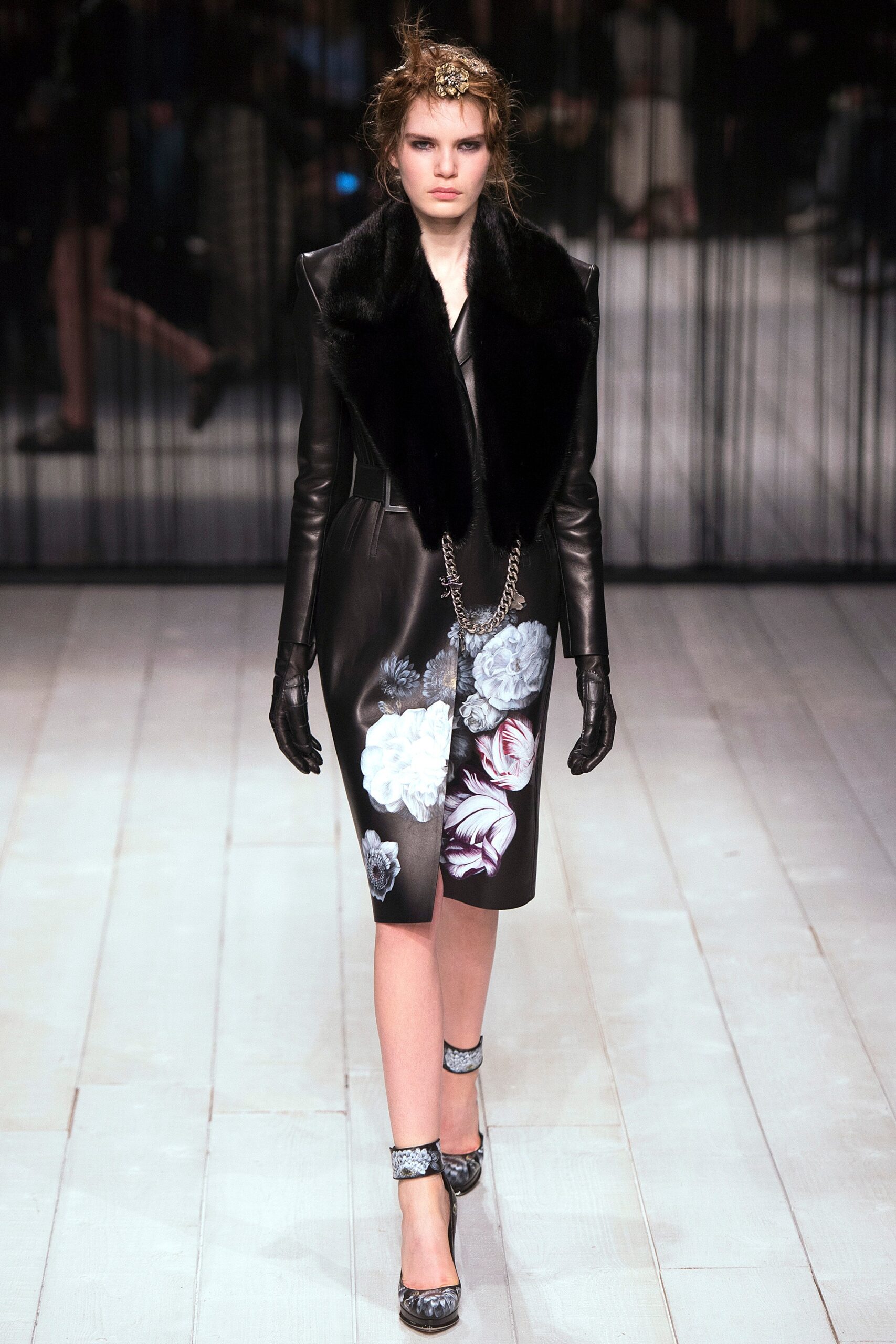 black floral midi dress with faux-fur coat