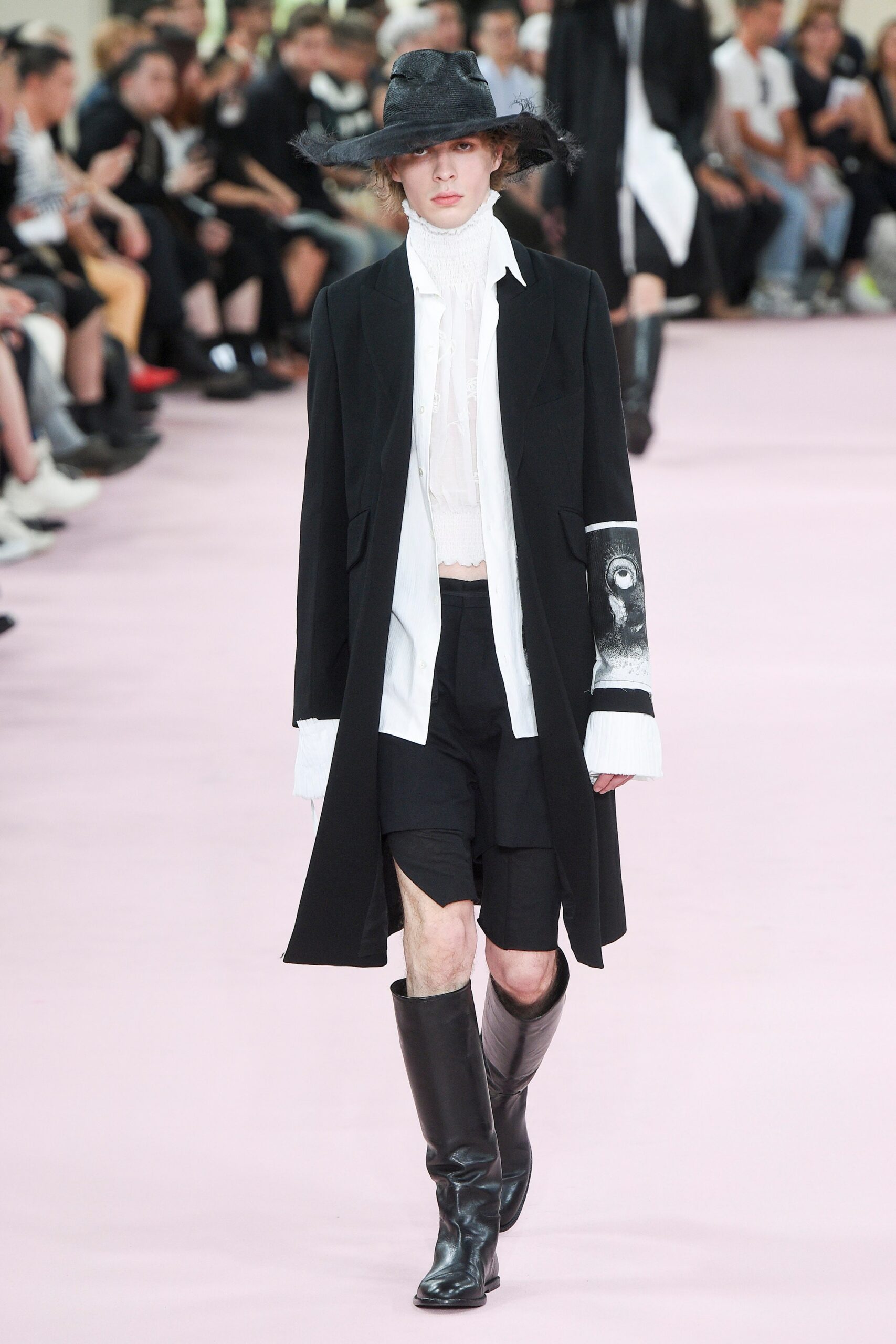 black wool long-sleeve collared relaxed buttoned coat