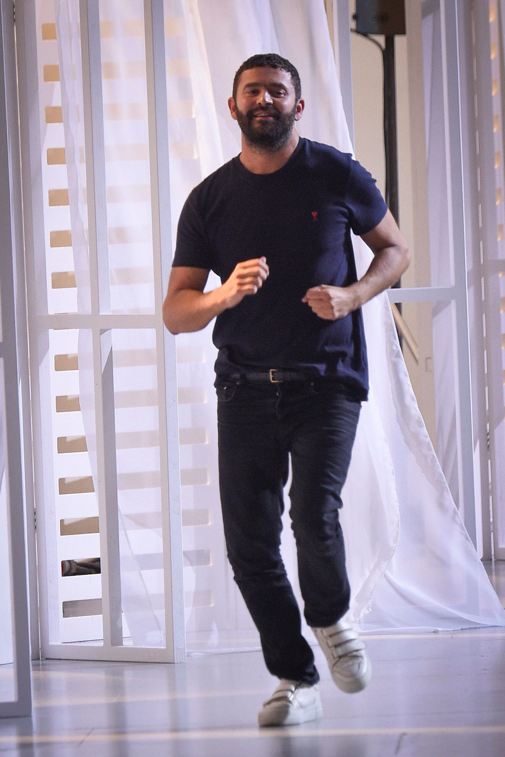 blue short-sleeve collared fitted t-shirt