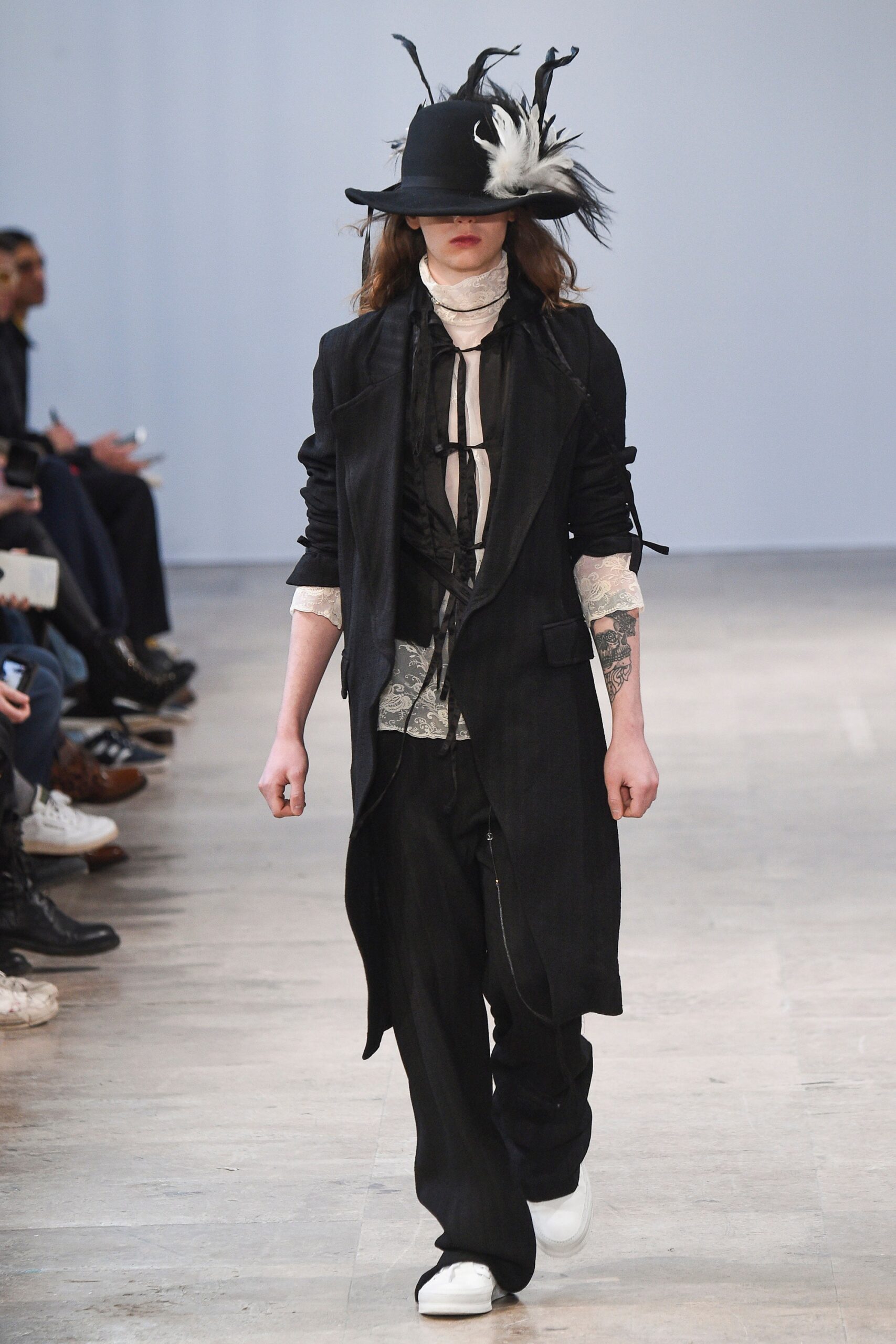 black cotton long-sleeve collared relaxed buttoned coat