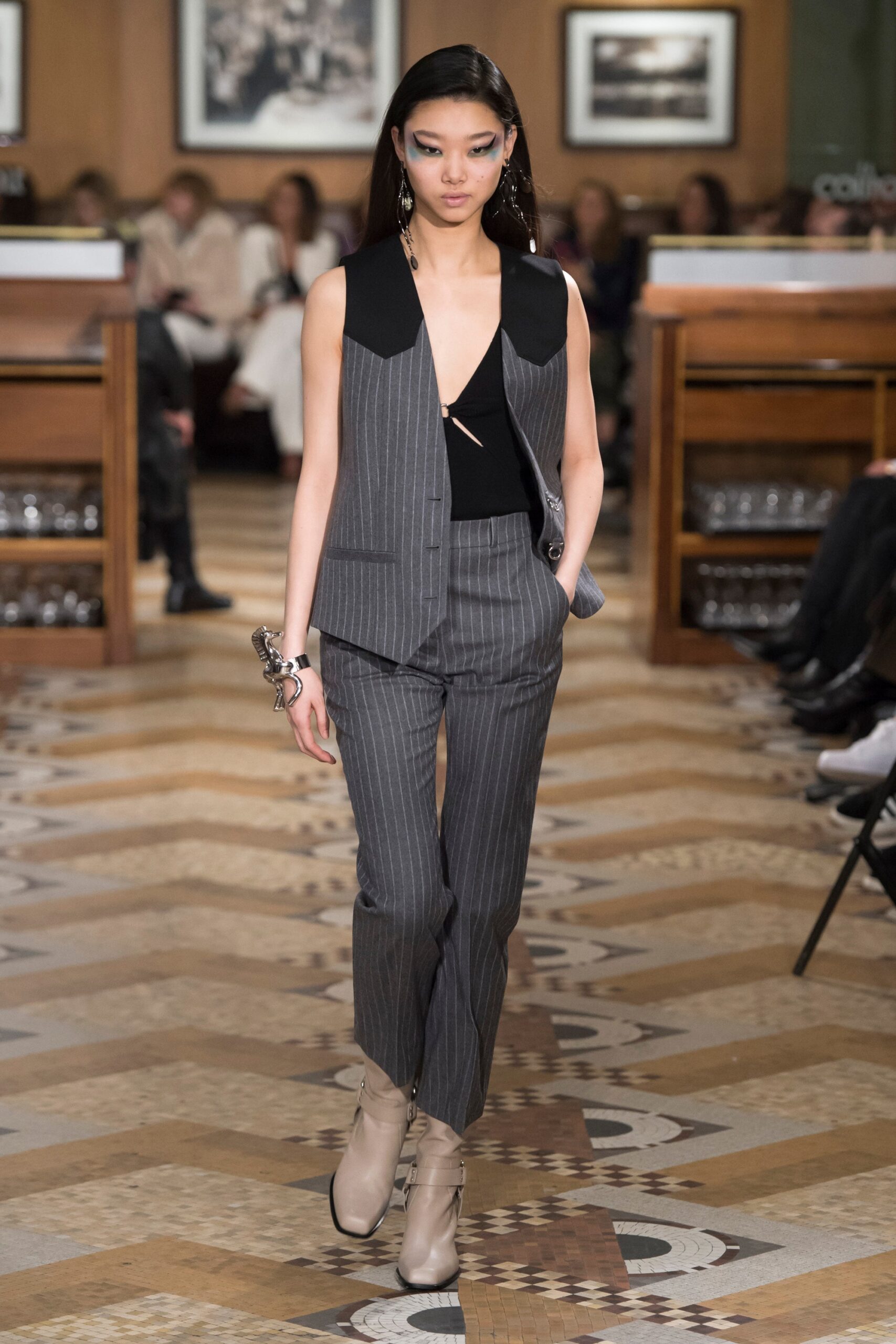 gray cotton long-sleeve v-neck tailored striped buttoned suit