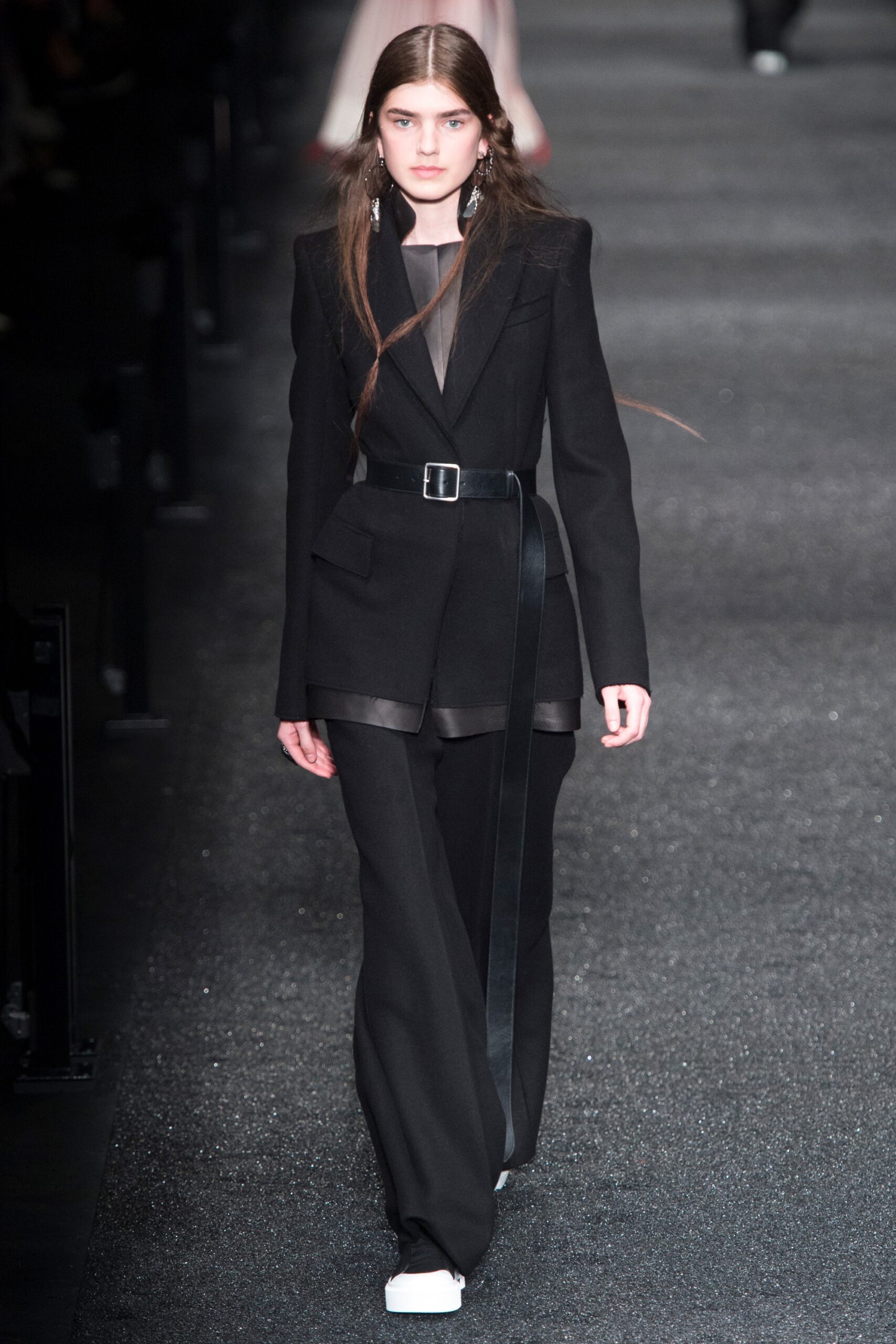 black wool long-sleeve collared tailored buttoned blazer