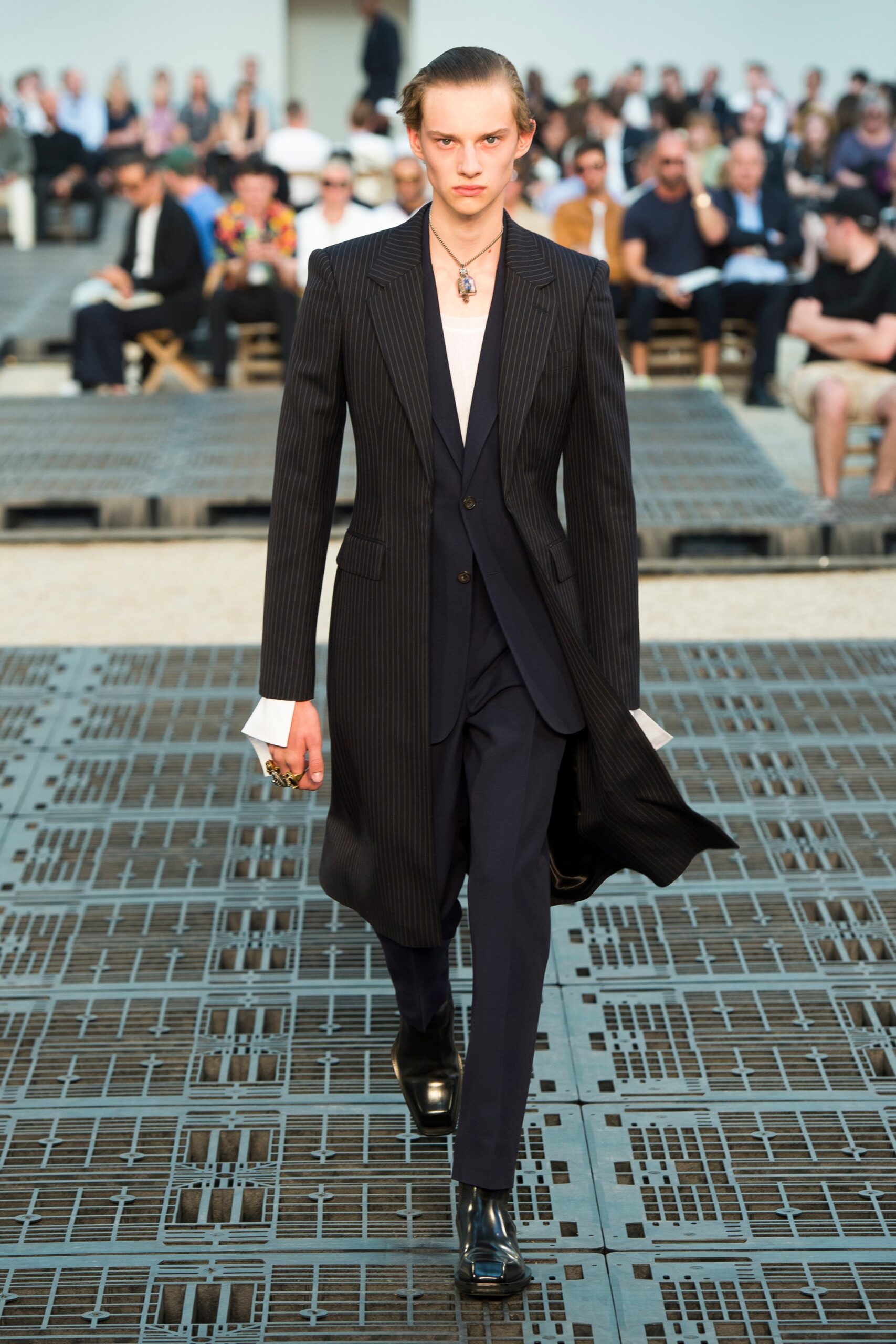 black wool long-sleeve collared tailored striped coat