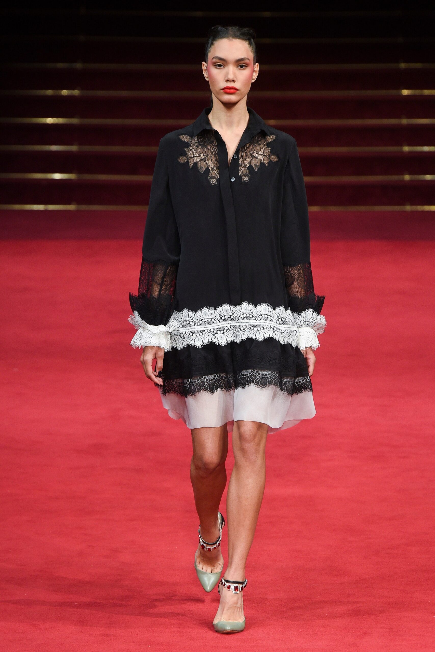 black and white relaxed mini dress