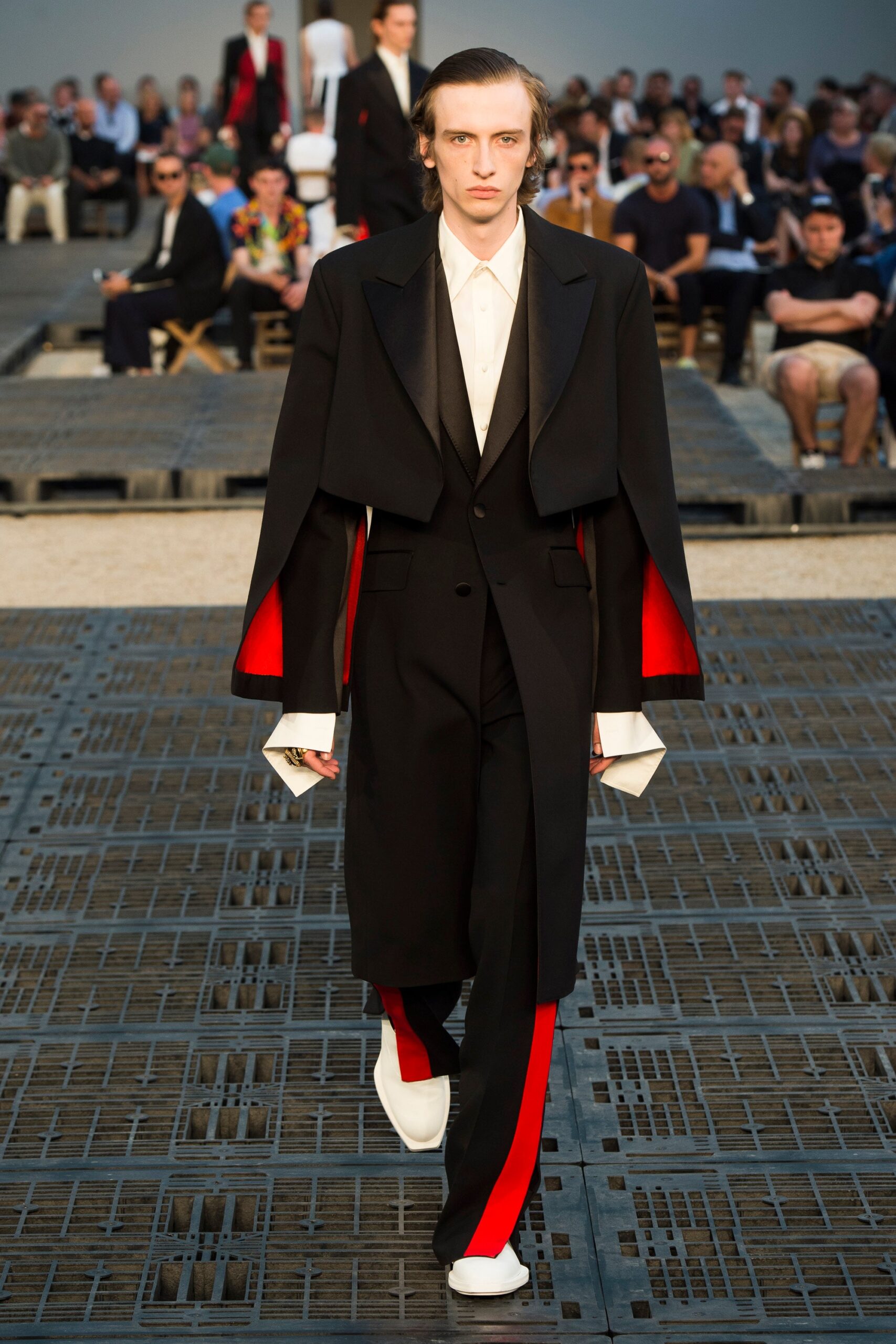 black wool long-sleeve collared tailored buttoned flared suit