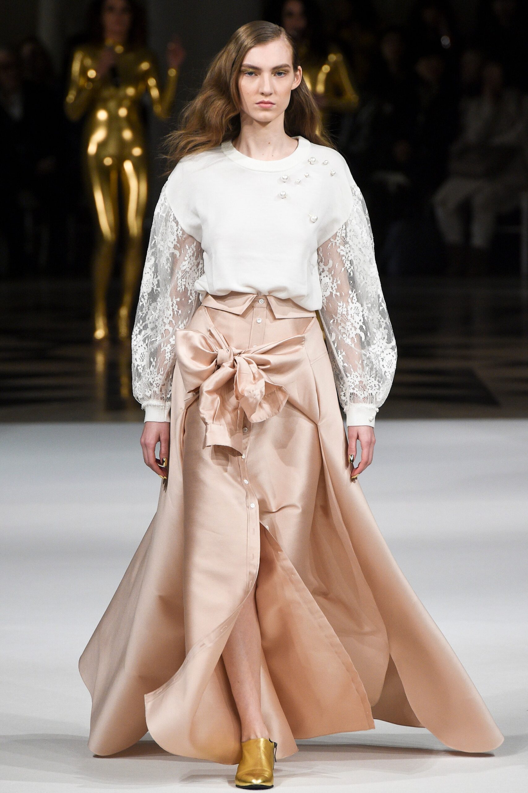 beige silk slit fitted high-waisted buttoned pleated skirt